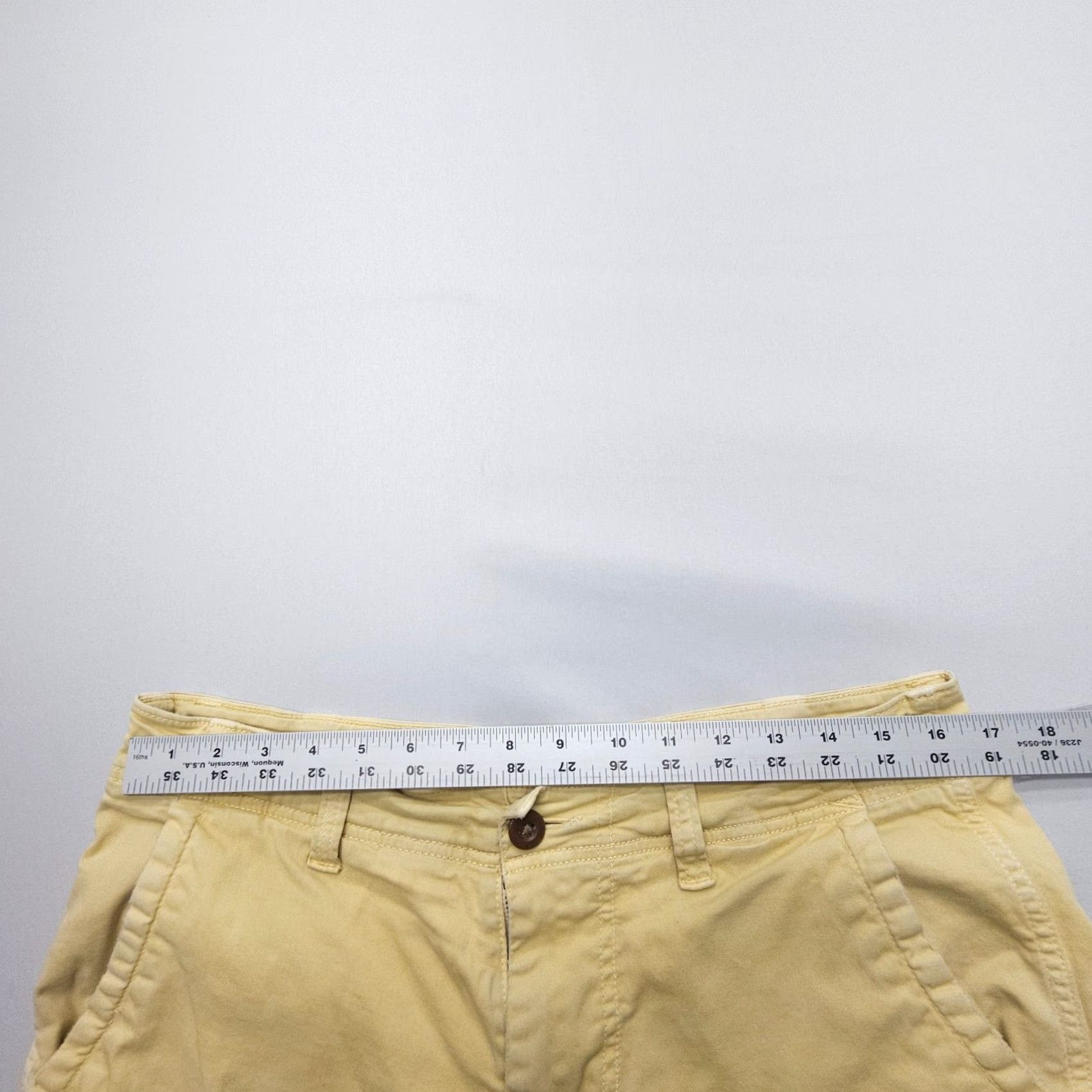 American Eagle Outfitters American Eagle Outfitters Cargo Shorts Mens 31 Yellow Pockets Twill Cargo Short MENS Regular 31 Yellow Size US 31 - 7 Thumbnail