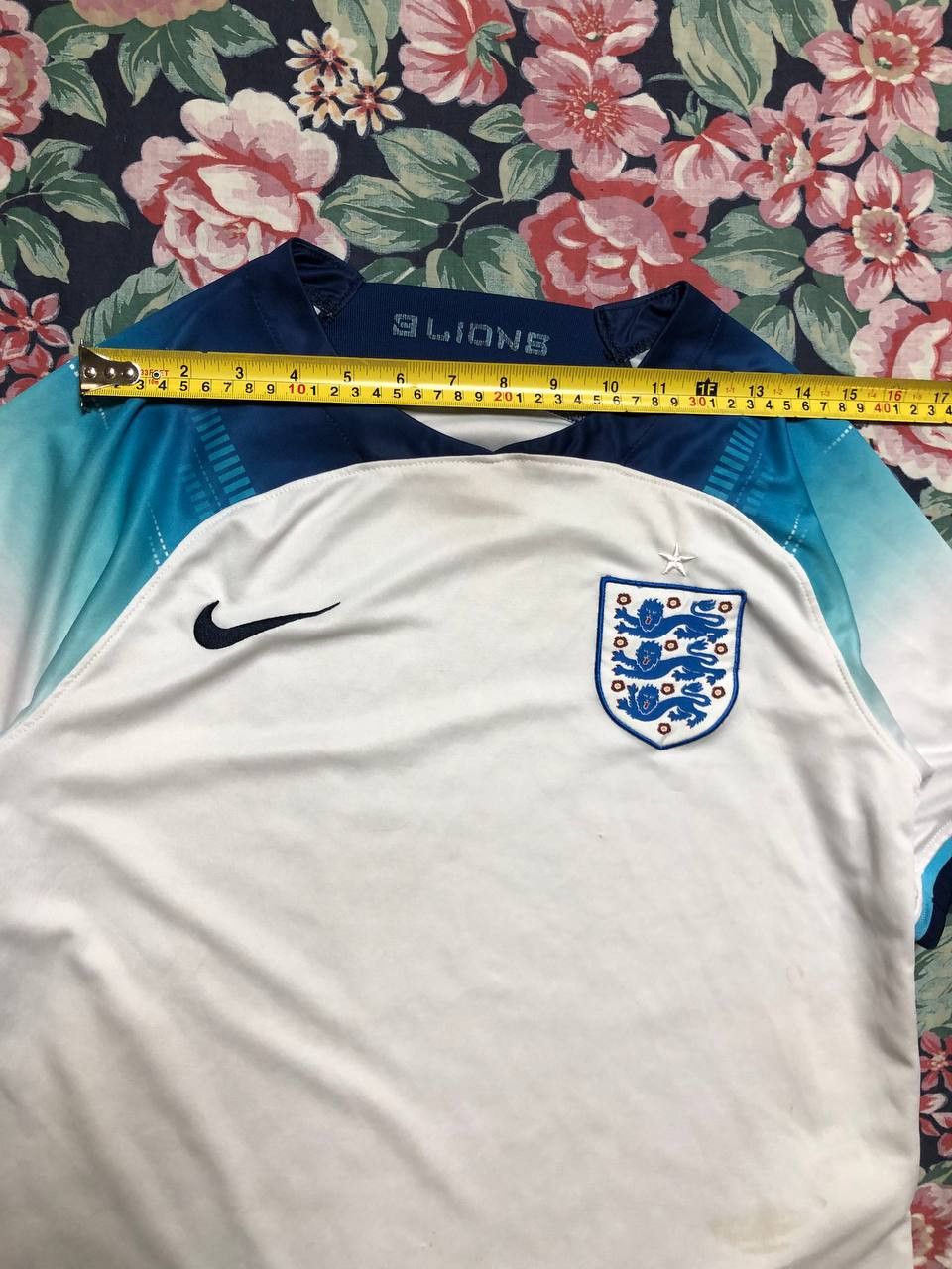 Nike Men's England 2022/23 Nike Home Jersey Size US S / EU 44-46 / 1 - 22 Thumbnail