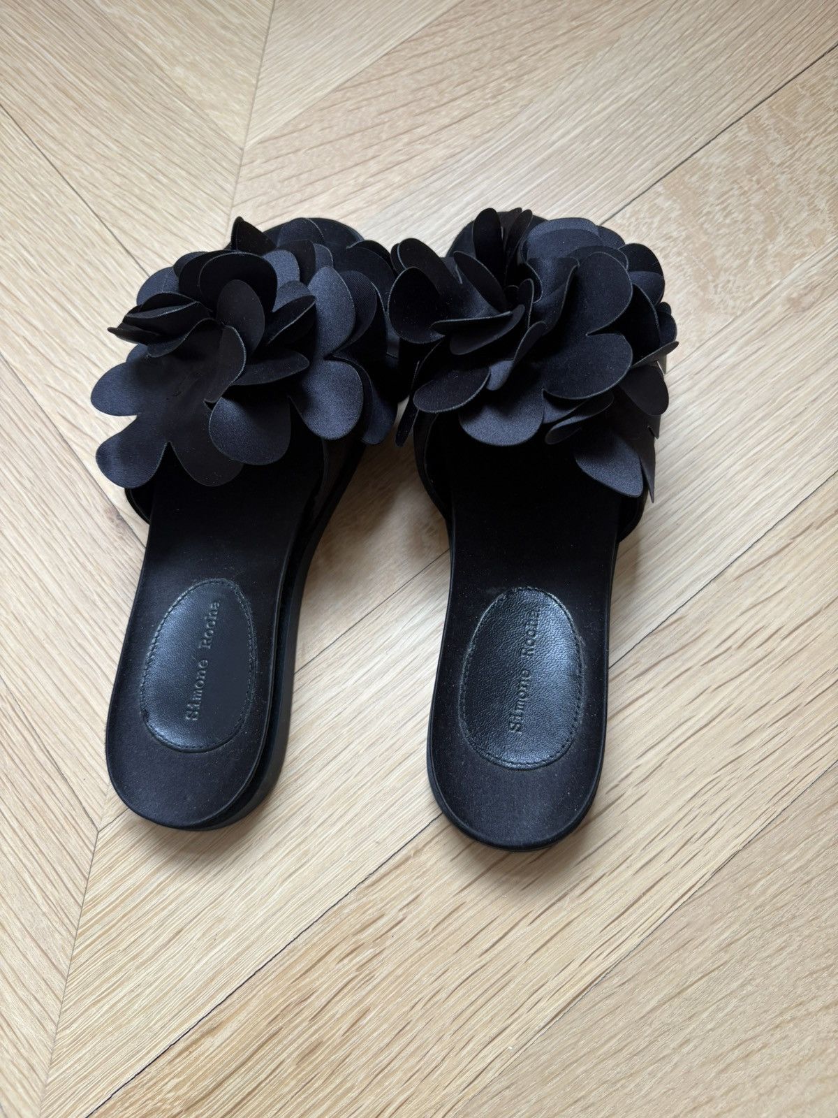 Simone Rocha SIMONE ROCHA BLACK 3D FLOWER SLIDES WOMENS 39 Size US 9 / IT 39 - 6 Thumbnail