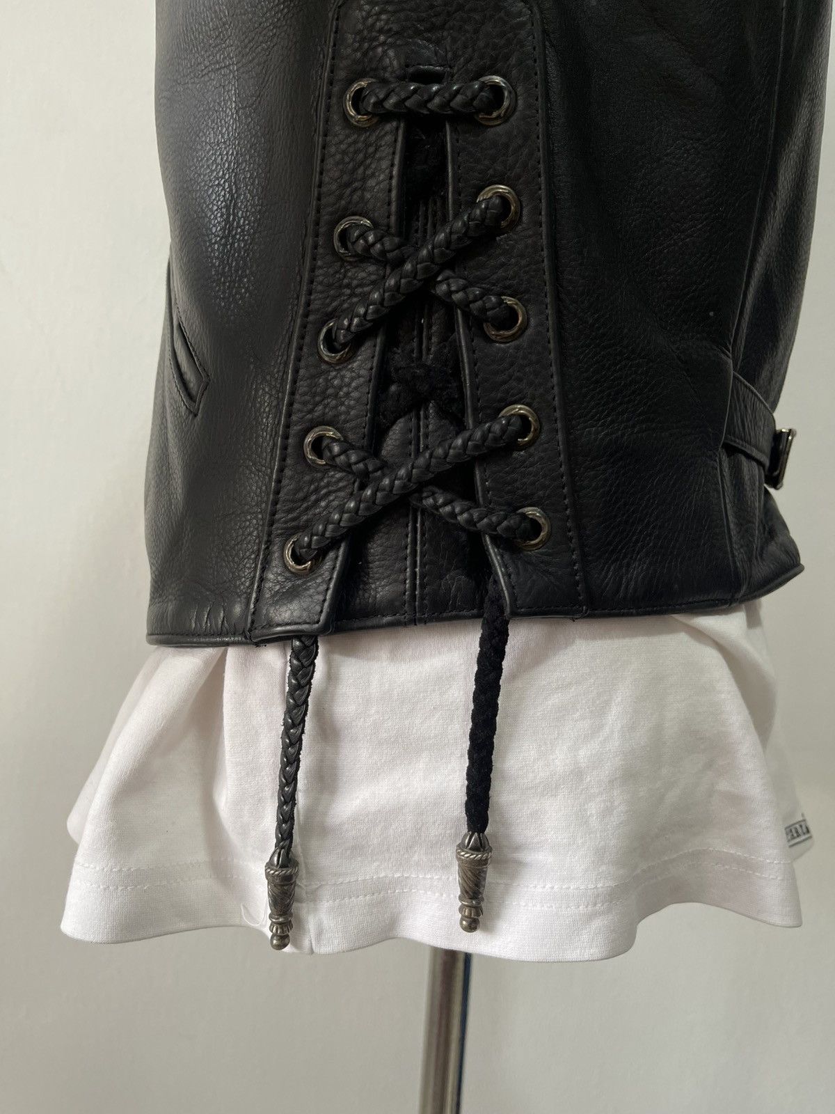 Chrome Hearts 1995 Iconic Chrome Hearts Six Button Leather Vest Size US M / EU 48-50 / 2 - 9 Thumbnail
