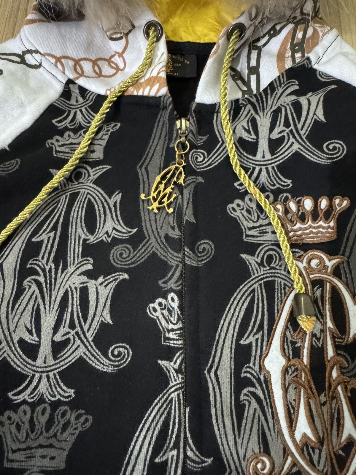 Japanese Brand CHRISTIAN AUDIGIER CROWN & CHAIN MOTIF WITH FUR HOODIE Size US L / EU 52-54 / 3 - 5 Thumbnail