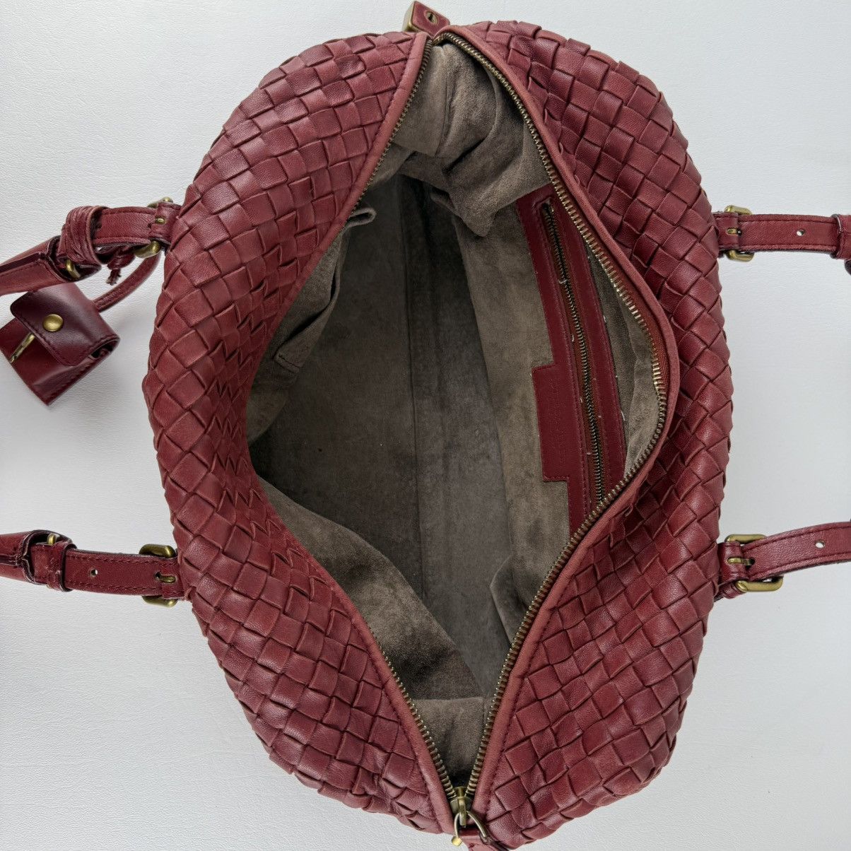 Bottega Veneta Bottega Veneta Red Intrecciato Leather Montaigne Bag Size ONE SIZE - 9 Thumbnail