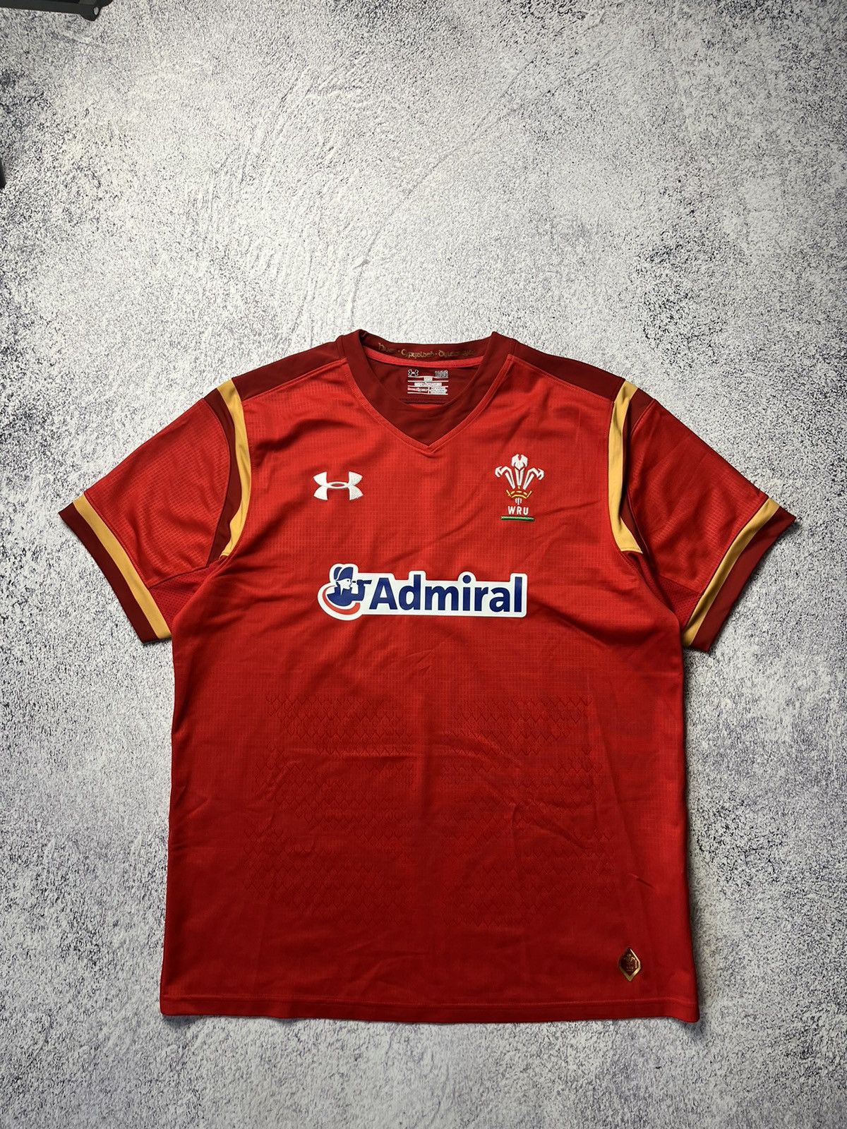 Vintage Under Armour Wales Rugby Shirt Red Admiral HeatGear Loose Size US L / EU 52-54 / 3 - 1 Thumbnail