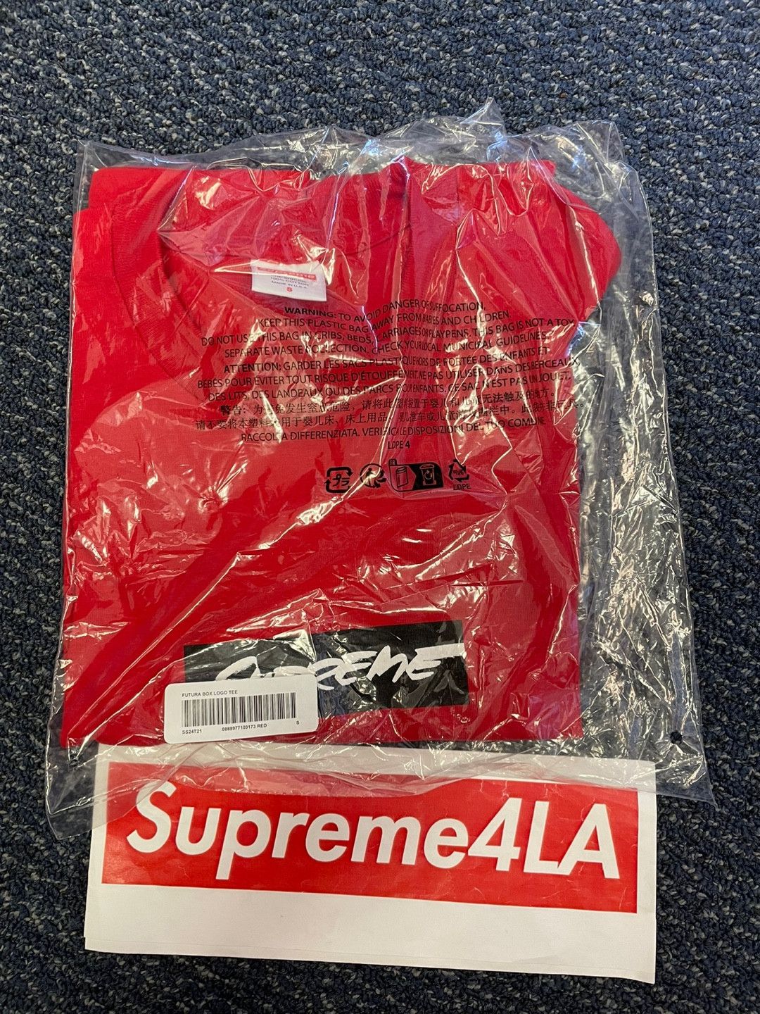 Supreme Futura Box Logo Tee Red S in Hand - Tops 