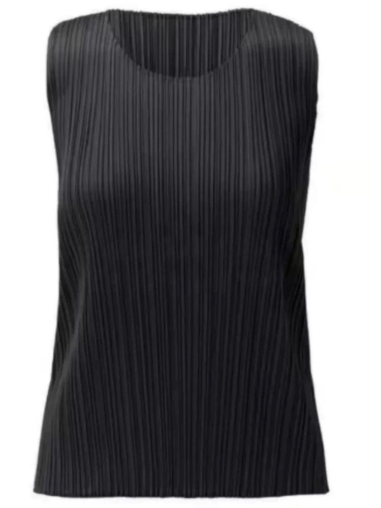 Issey Miyake size:3 Black pleated vest