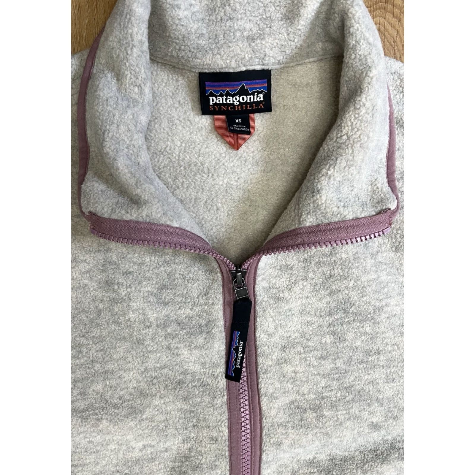Patagonia EUC Patagonia Women's Synchilla Marsupial Oatmeal Heather Pink Trim XS Jacket Size XS / US 0-2 / IT 36-38 - 7 Thumbnail