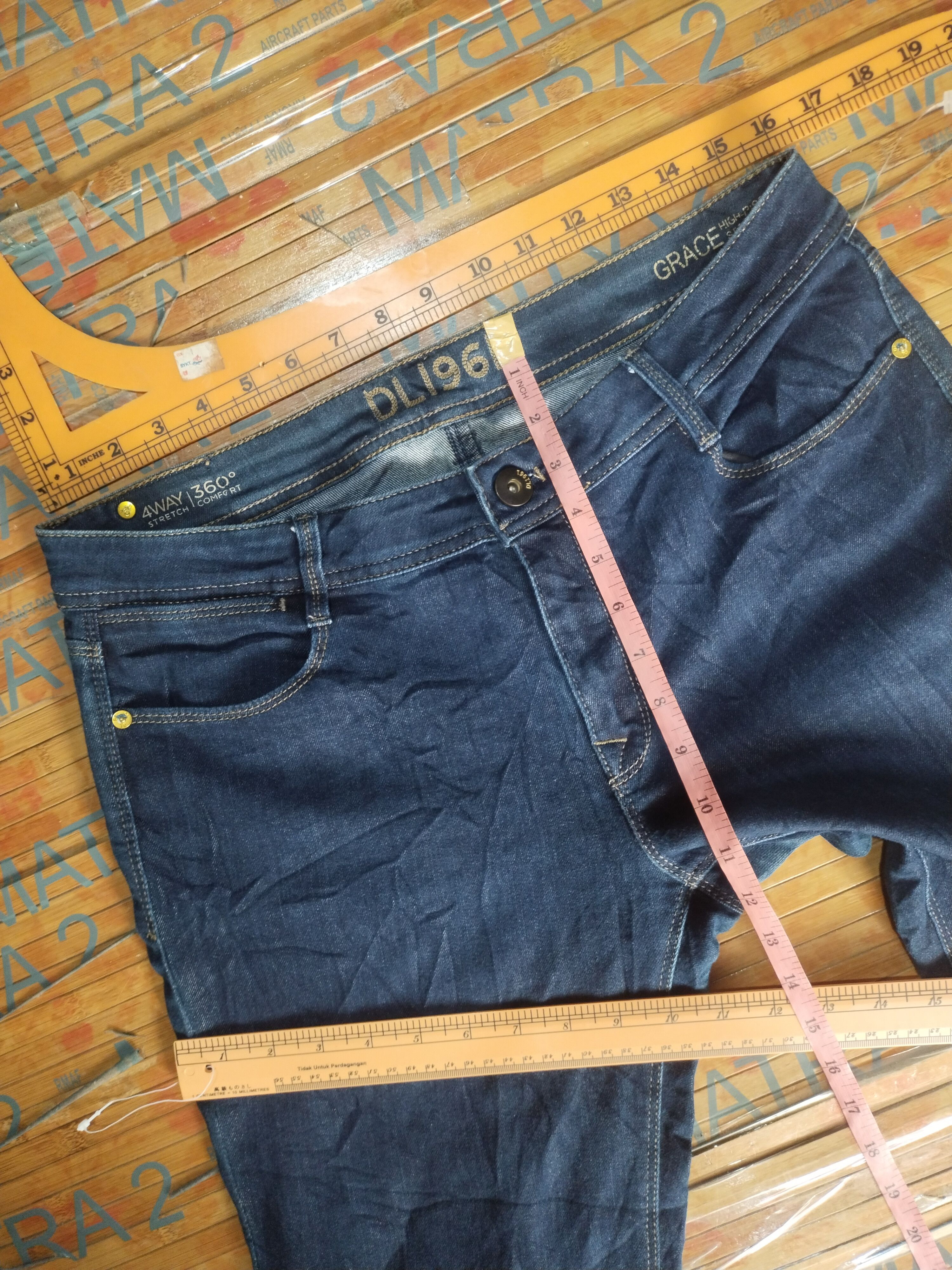 DL1961 Jeans Stretch DL1961 Grace Straight Sz 32" Size 32" / US 10 / IT 46 - 5 Thumbnail