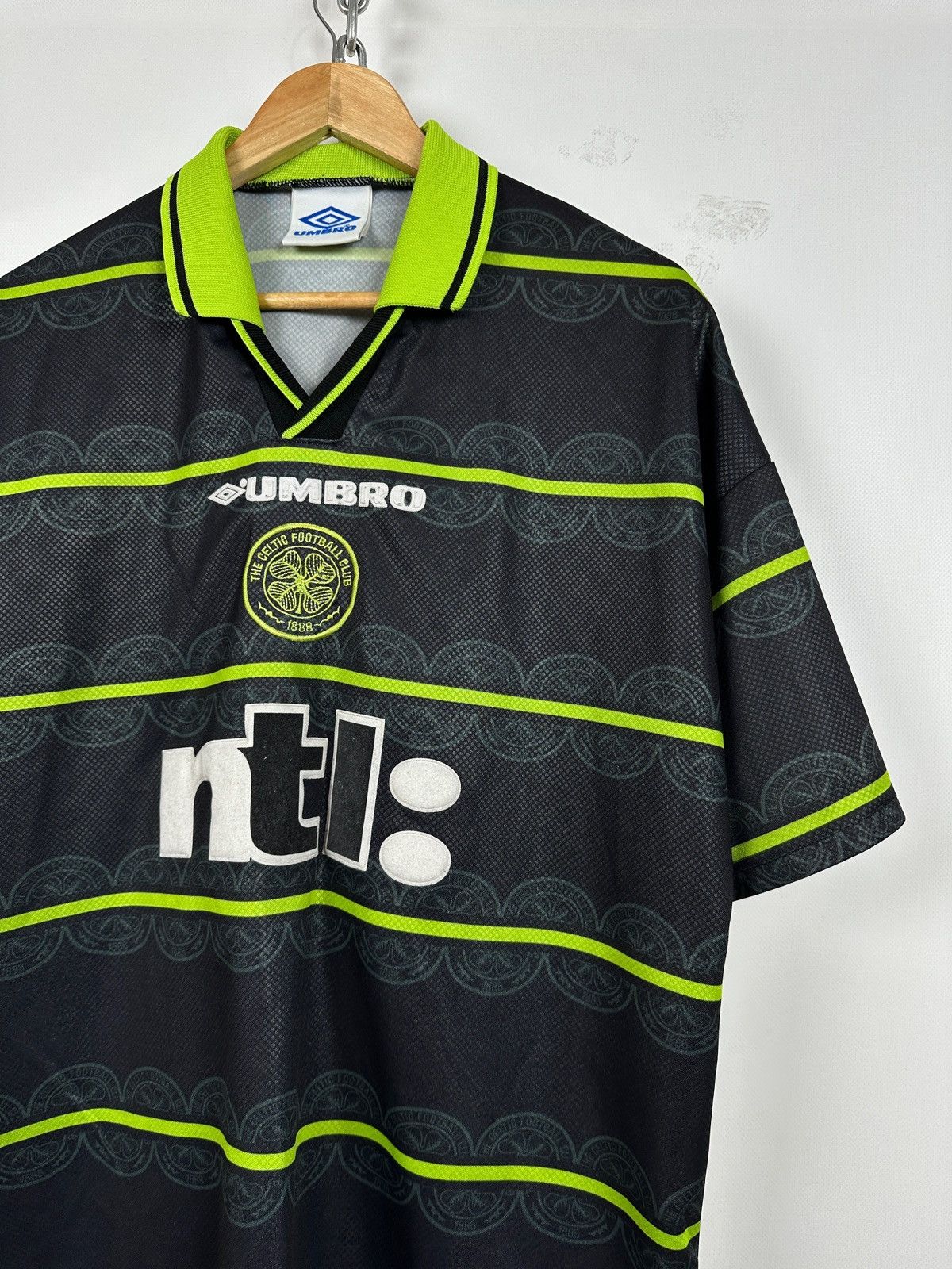 Umbro 1998/99 Umbro Celtic Vintage Soccer Jersey Size US XL / EU 56 / 4 - 4 Thumbnail