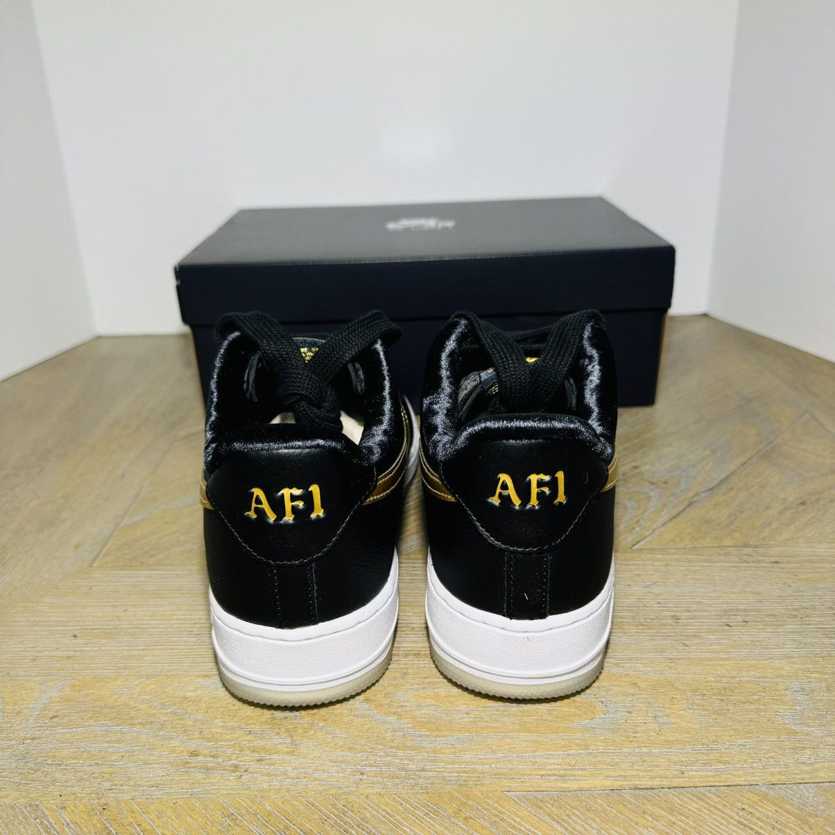 Nike Air Force1 ‘07 PRM Size US 10 / EU 43 - 4 Thumbnail