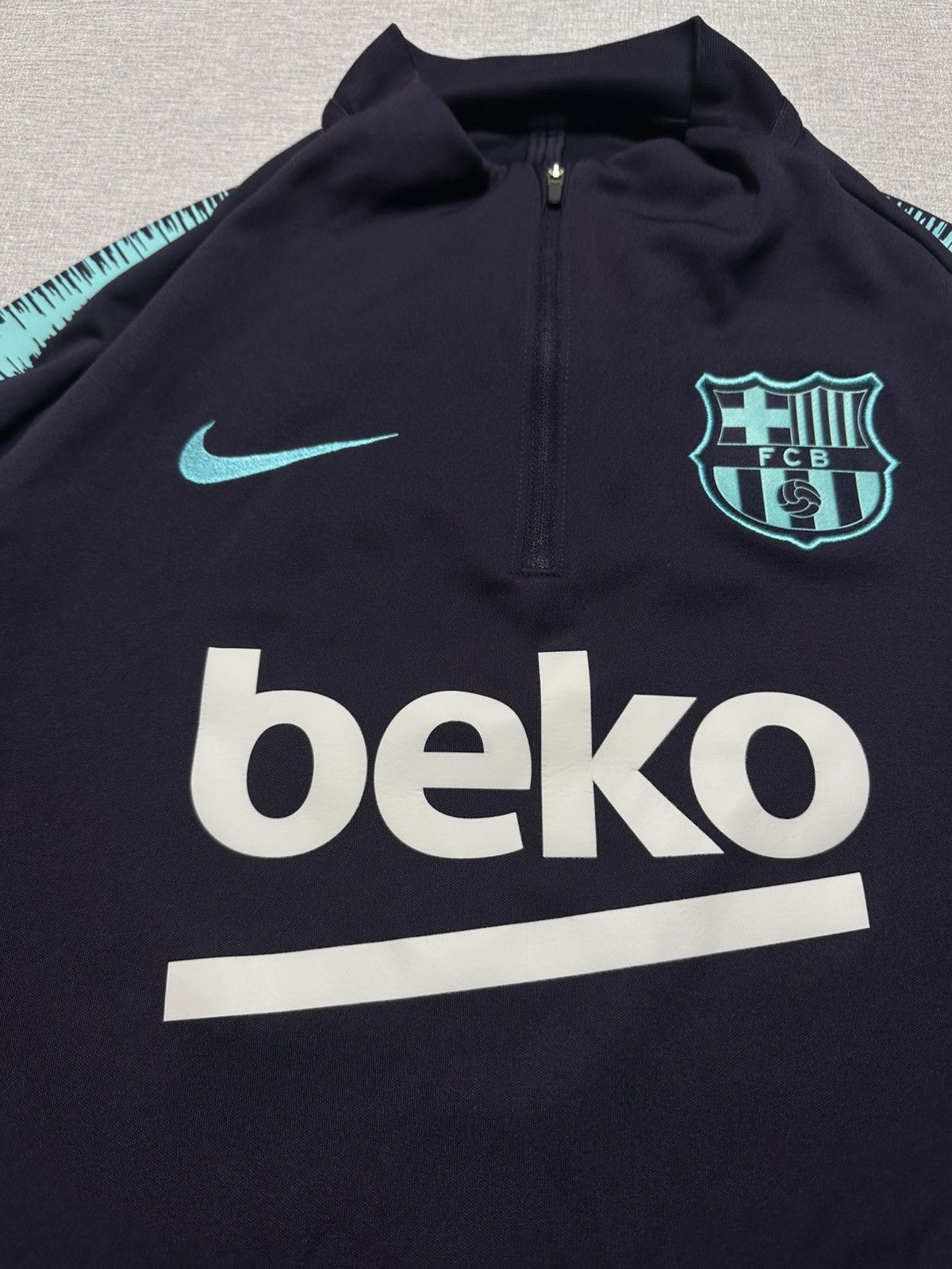 Nike Nike FC Barcelona 2018 2019 Training Shirt Jersey Sweatshirt Size US S / EU 44-46 / 1 - 5 Thumbnail