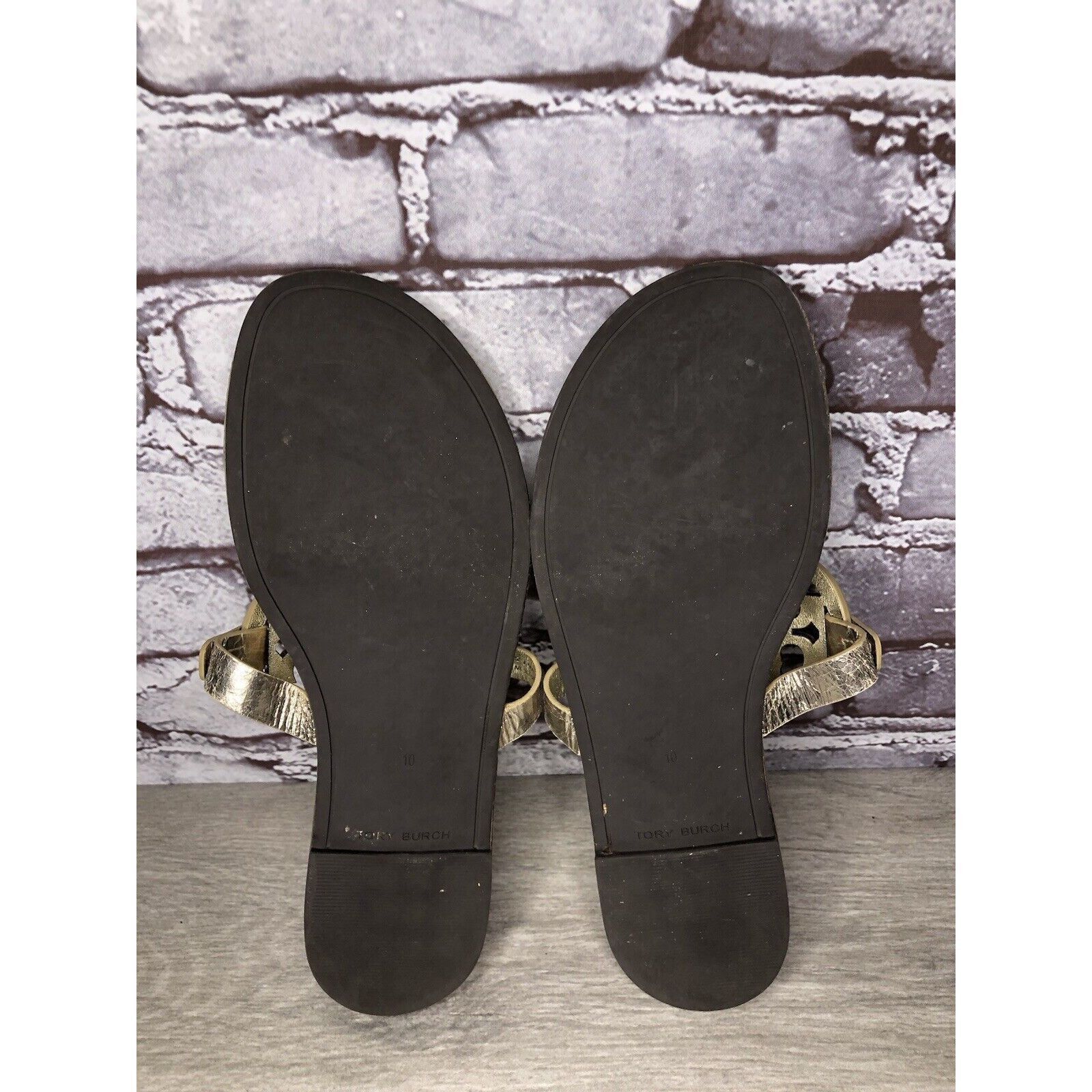 Tory Burch TORY BURCH Silver Leather Badge Logo Thong Flats Sandals Wom Size US 10 / IT 40 - 13 Thumbnail