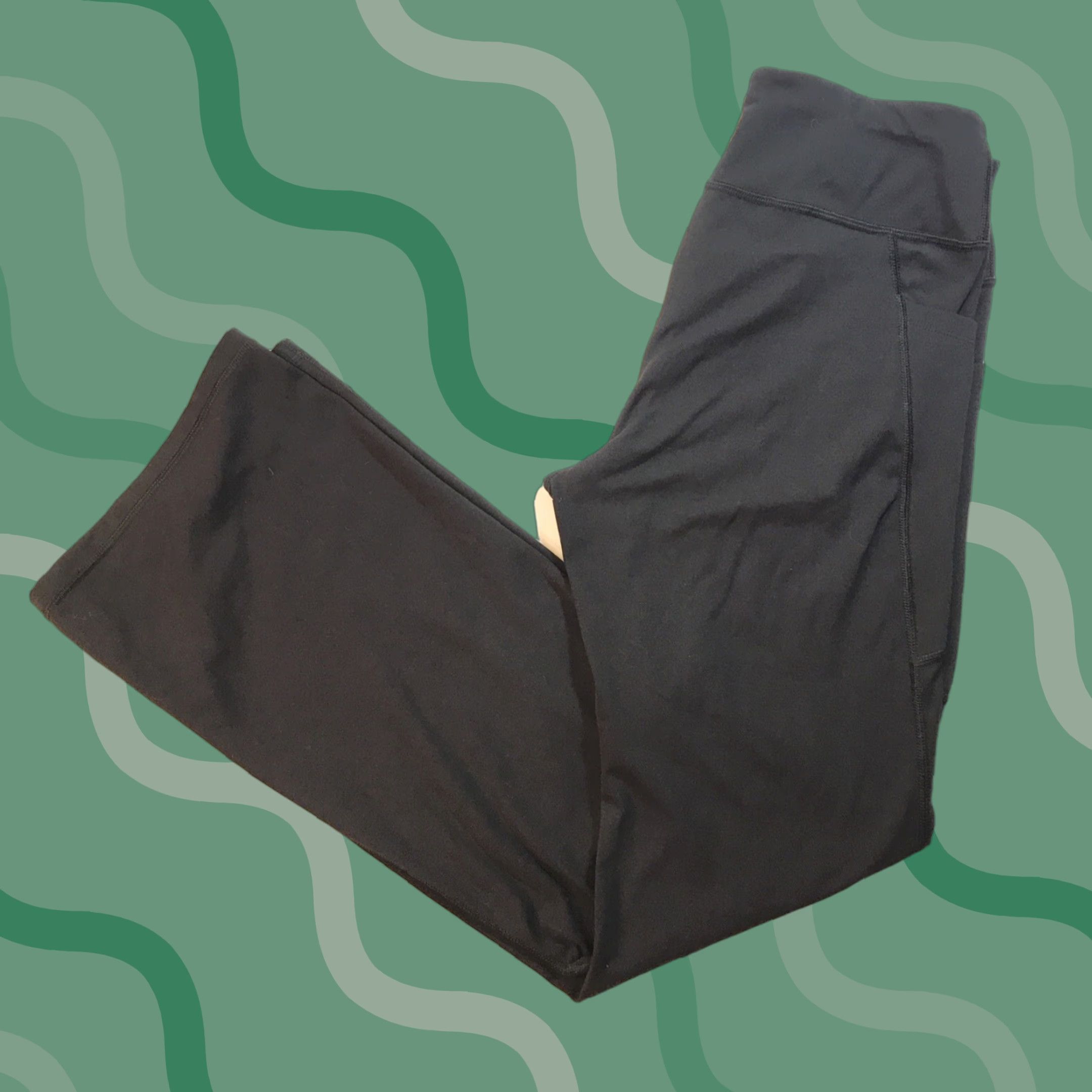 Vintage Healthyoga Women’s Yoga Pants Carrot Bottoms M Black Stretch Leggings Pants Slim Rise Mid Inseam 30 in Size M Womens Activewear Size 27" / US 4 / IT 40 - 1 Thumbnail