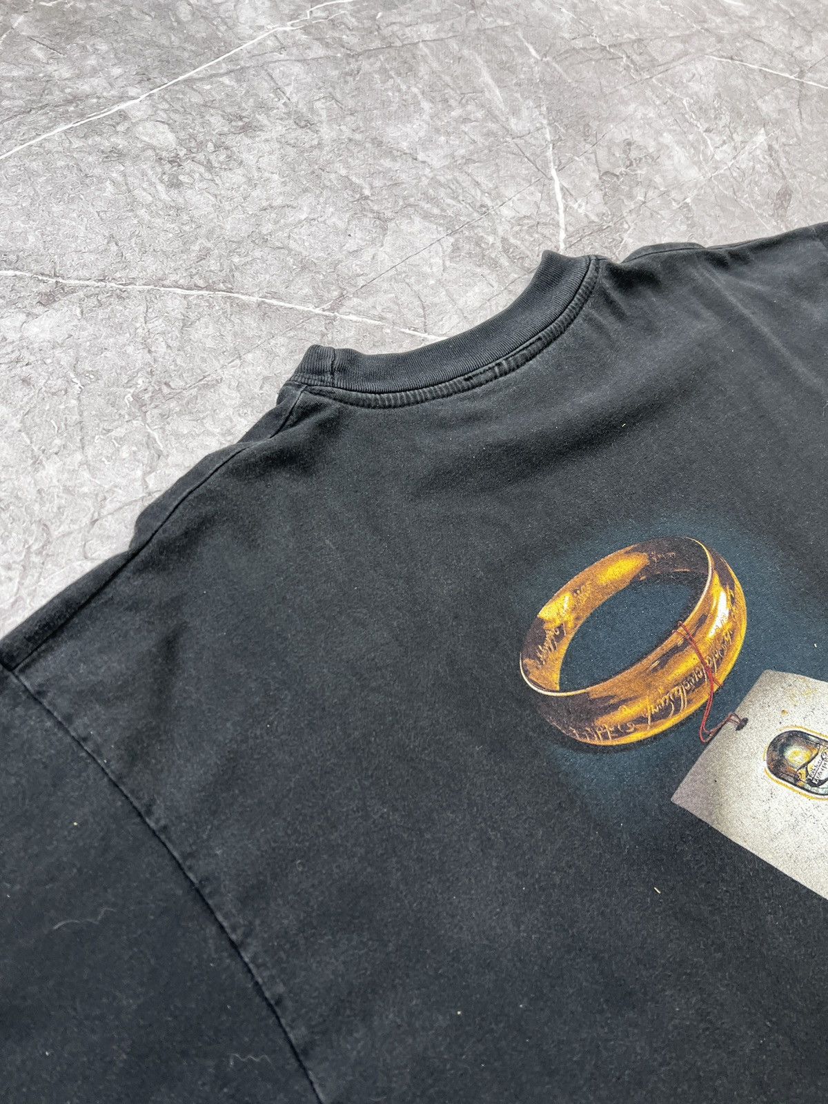 Vintage VINTAGE 90s lord of rings “Le seigneur” rare t shirt Size US XL / EU 56 / 4 - 14 Thumbnail
