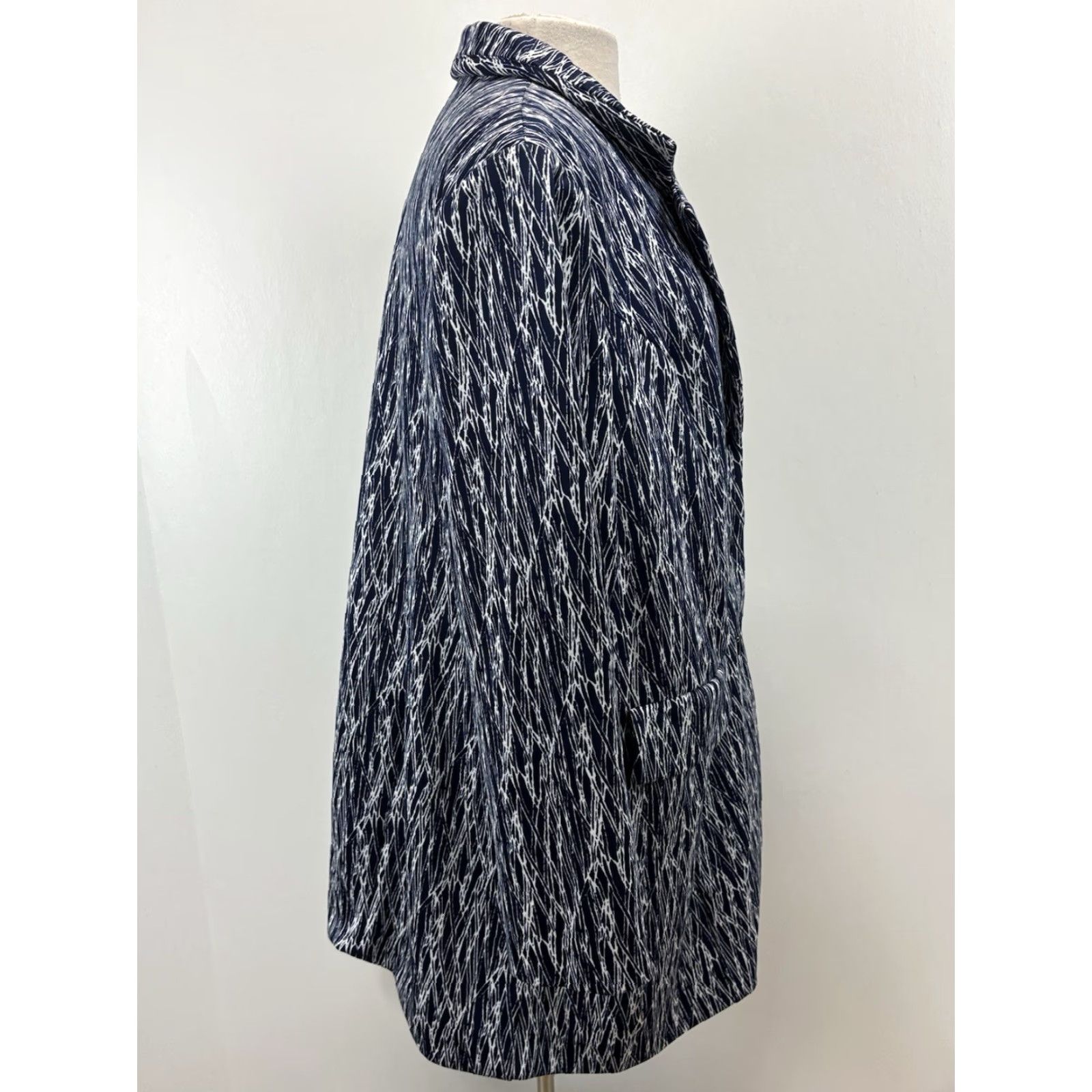 Avenue VINTAGE? No — Avenue Blazer Jacket 22/24 Plus Women’s Blue White Duster Long Sleeve Mid-Length Career Blazer Womens Blue 22/24 Avenue Size 3XL / US 20-22 - 4 Thumbnail