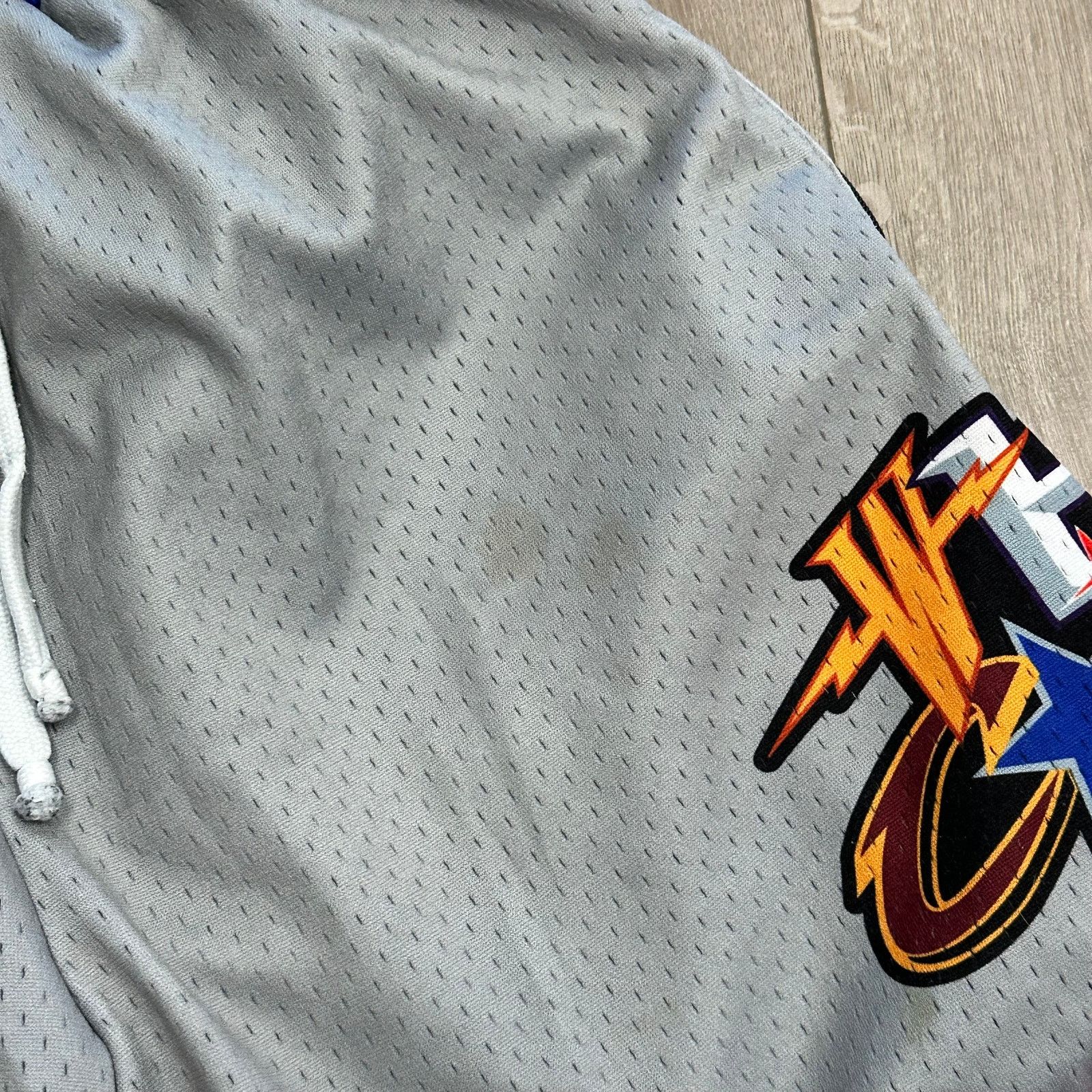 Stussy Who Cares NBA Remix Logos Heavy Mesh Hoop Shorts size Small Size US 30 / EU 46 - 4 Thumbnail