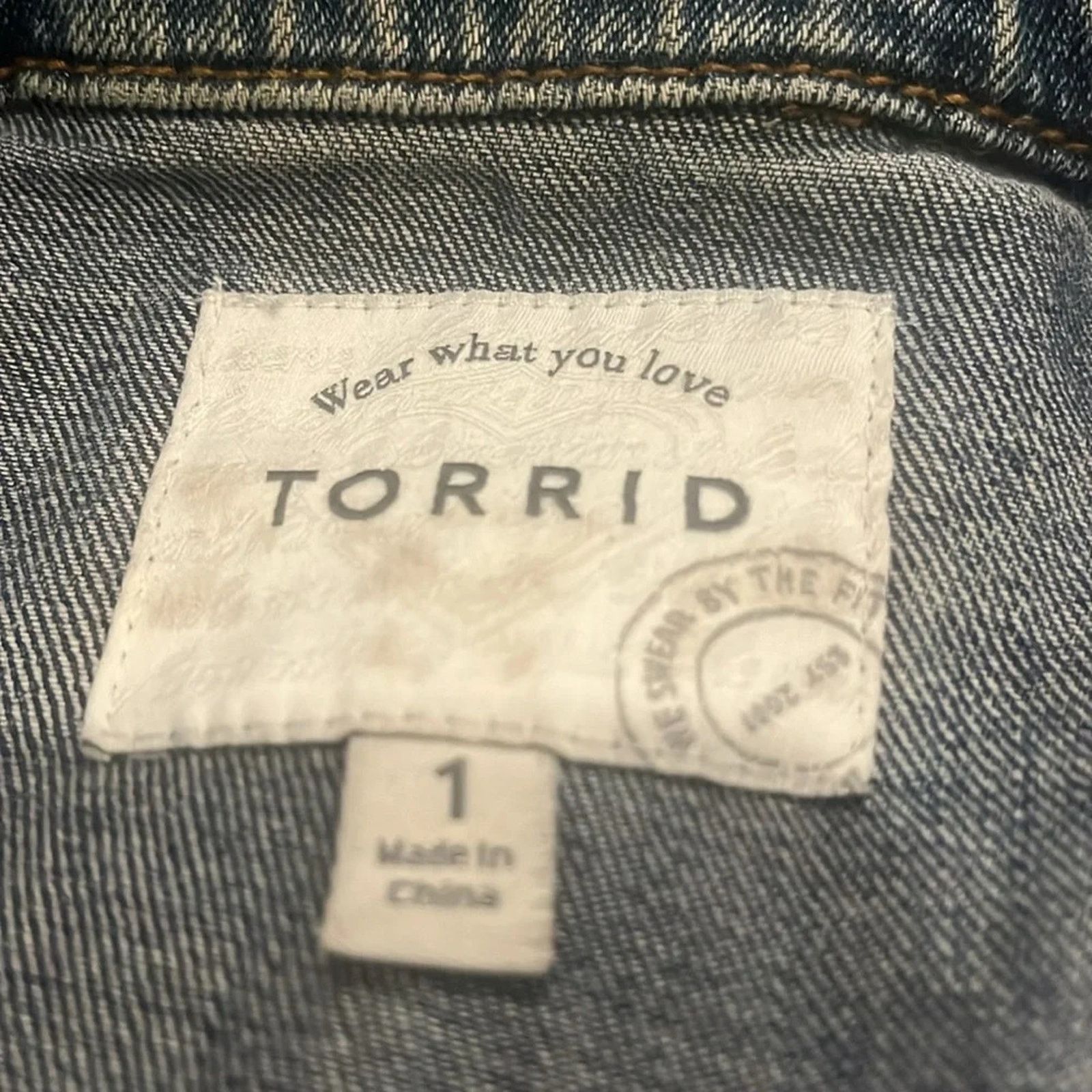 Torrid Torrid distressed denim jacket size 1 (14-16 or 1X) Size XL / US 12-14 / IT 48-50 - 4 Thumbnail