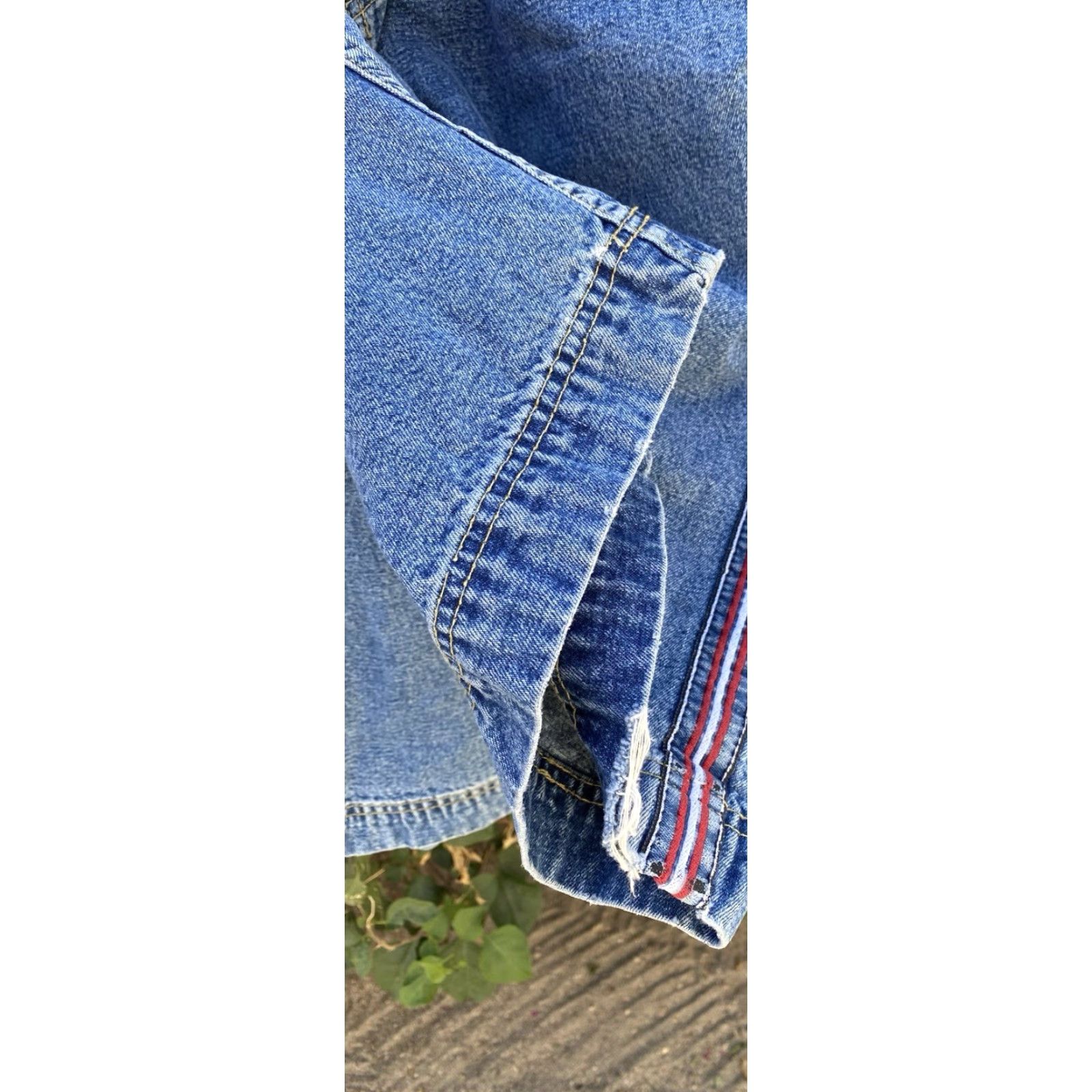Tommy Hilfiger VINTAGE Tommy Hilfiger 90s Y2K Style Loose Baggy Skate Denim Jean Shorts Mens 33 Size US 33 - 6 Thumbnail