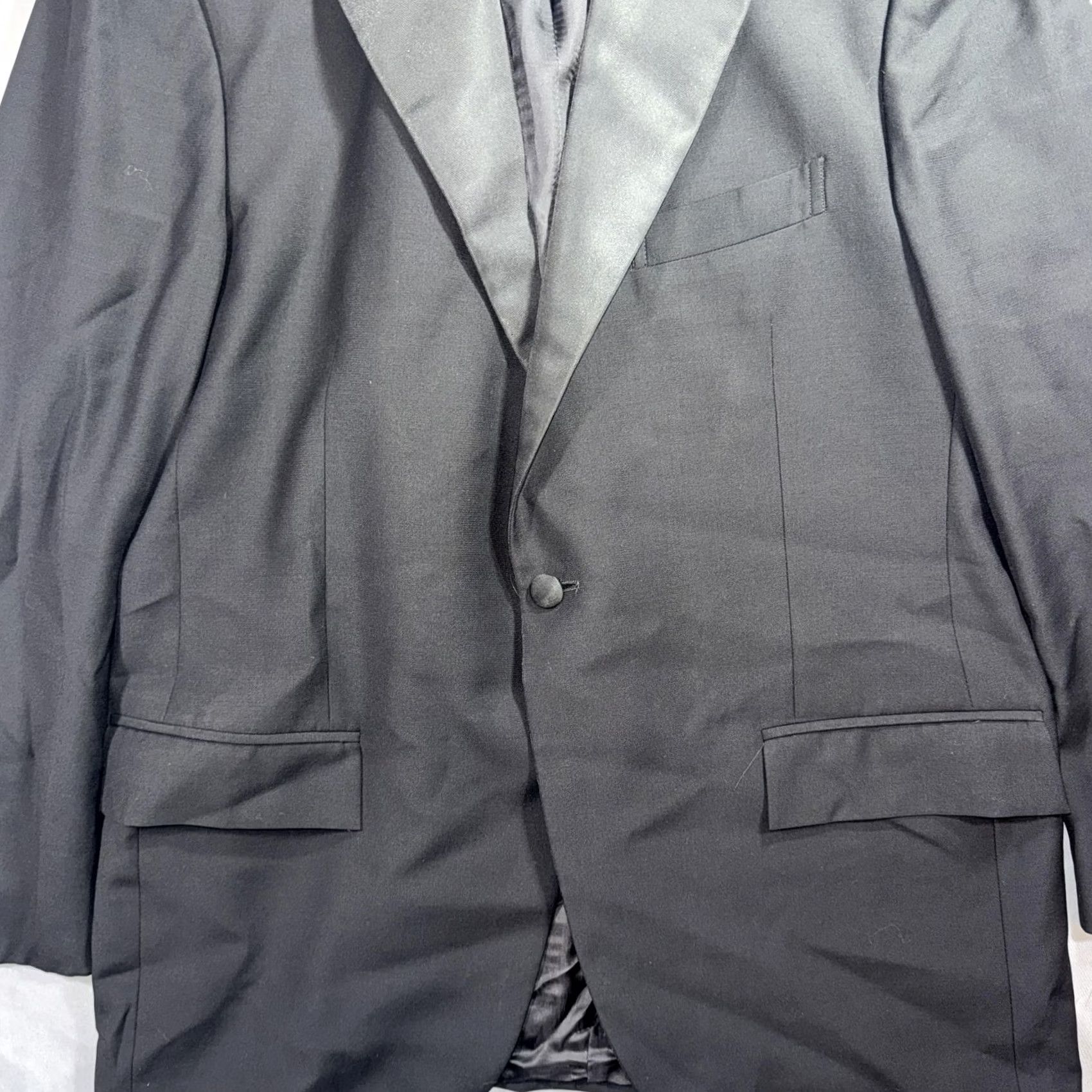 Polo Ralph Lauren Polo Ralph Lauren Tuxedo Jacket Mens 44R Black Wool One-Button Formal Made Italy Jacket/Coat Single-Breasted Notch Lapel Satin Detail Wool Blazer Size US XXL / EU 58 / 5 - 6 Thumbnail