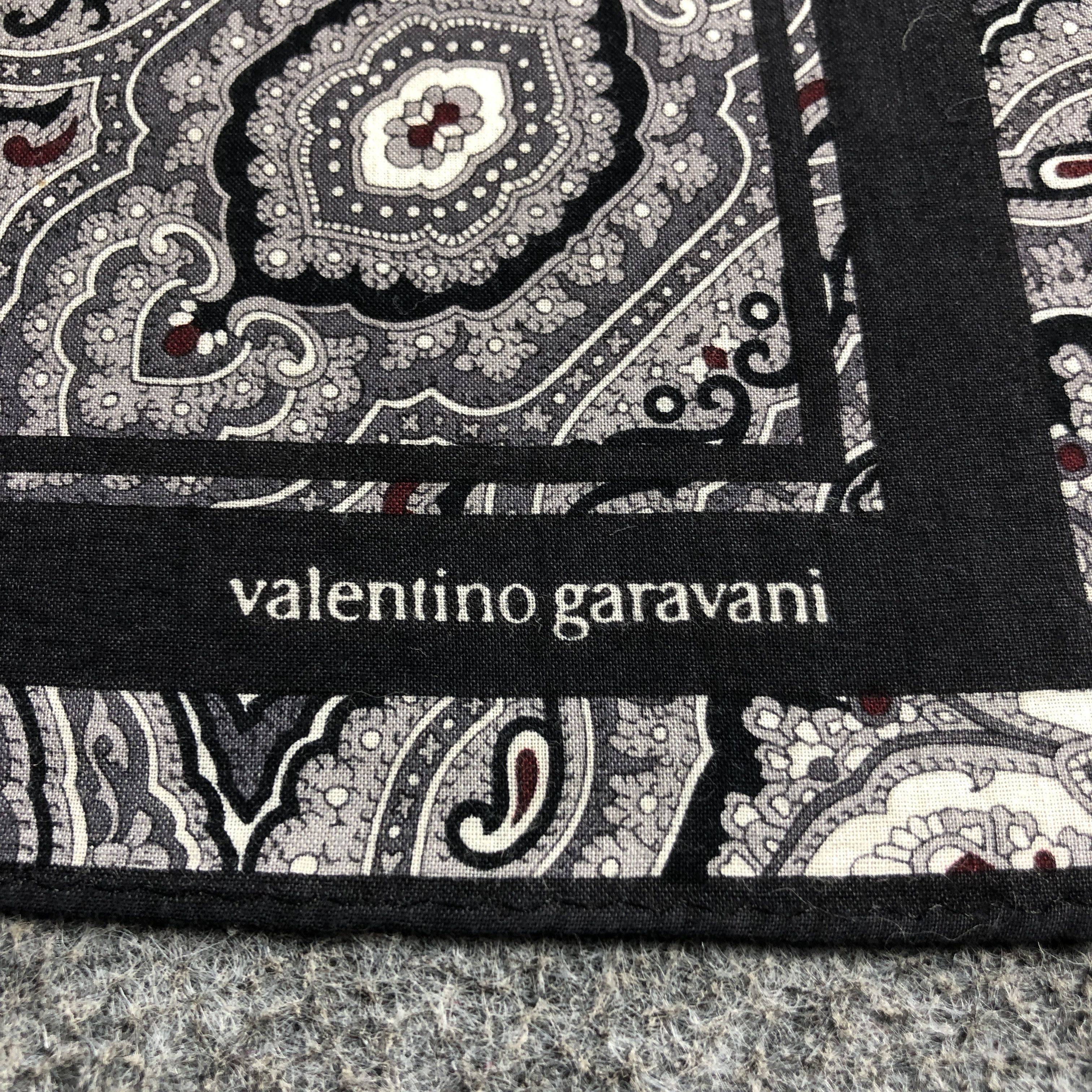 Vintage ValenTINO GarAVANI Handkerchief Neckerchief Bandana H2700 Size ONE SIZE - 4 Thumbnail