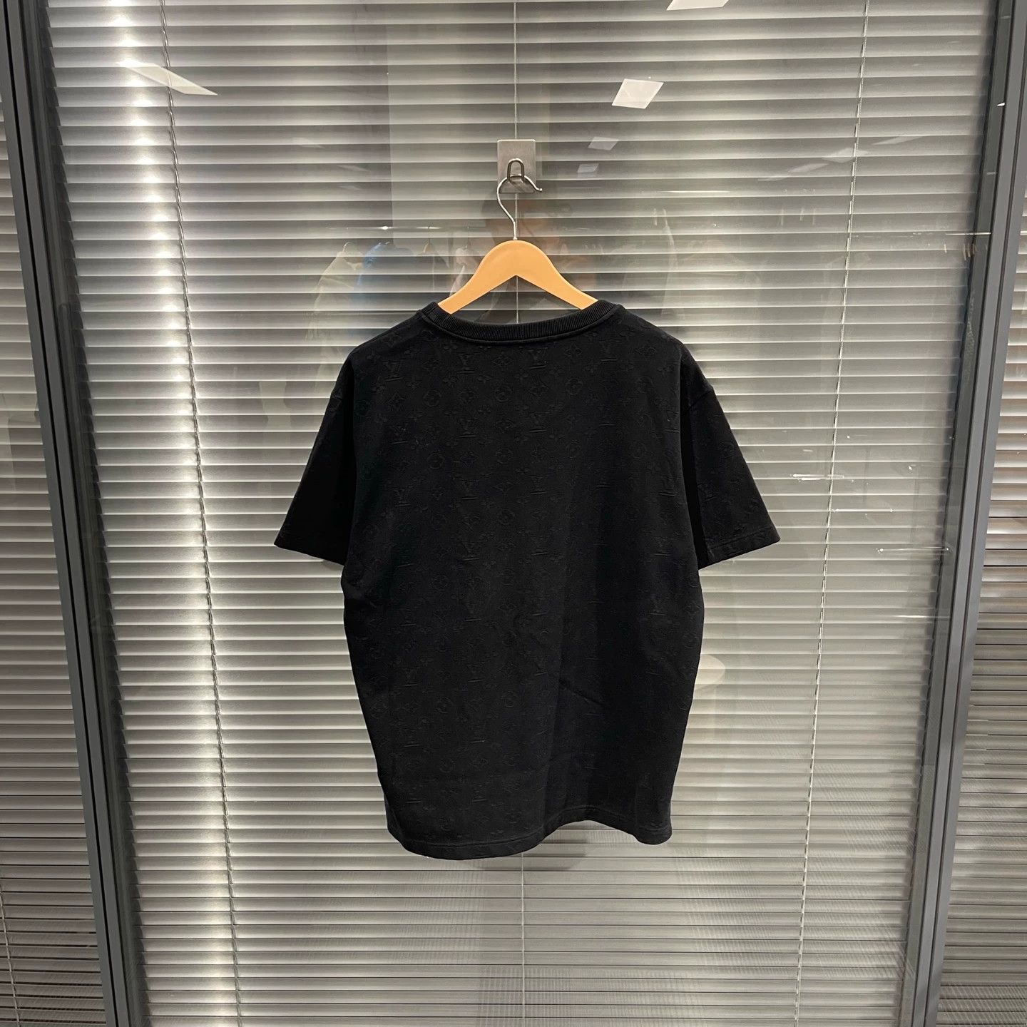 Louis Vuitton Louis Vuitton Black Monogram Short Sleeve Shirt M Size US M / EU 48-50 / 2 - 2 Thumbnail