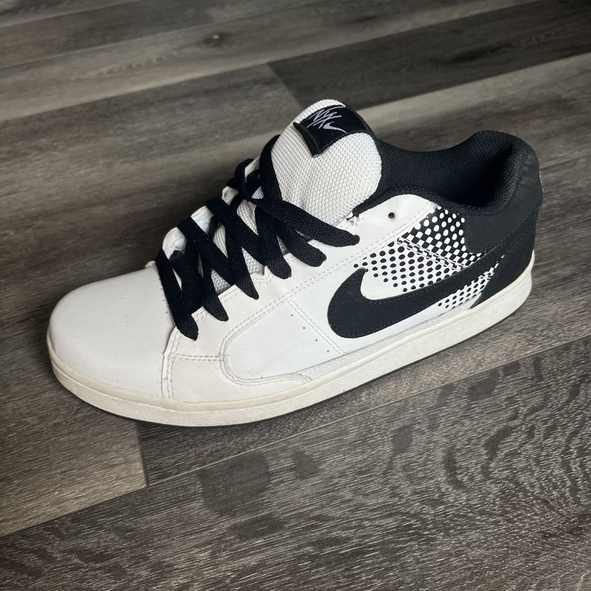 Nike Vintage 2008 Nike Nyx SB Dunk Dylan Skate Shoes 330940-102 Size US 10 / EU 43 - 11 Thumbnail