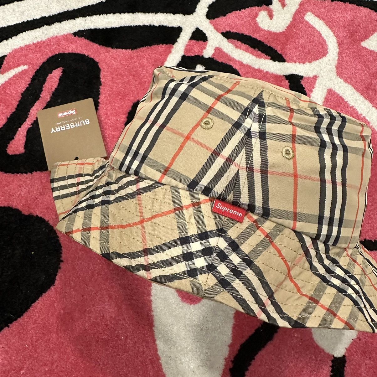 Burberry × Supreme Supreme Burberry bucket hat Sz M/L Size ONE SIZE - 4 Thumbnail