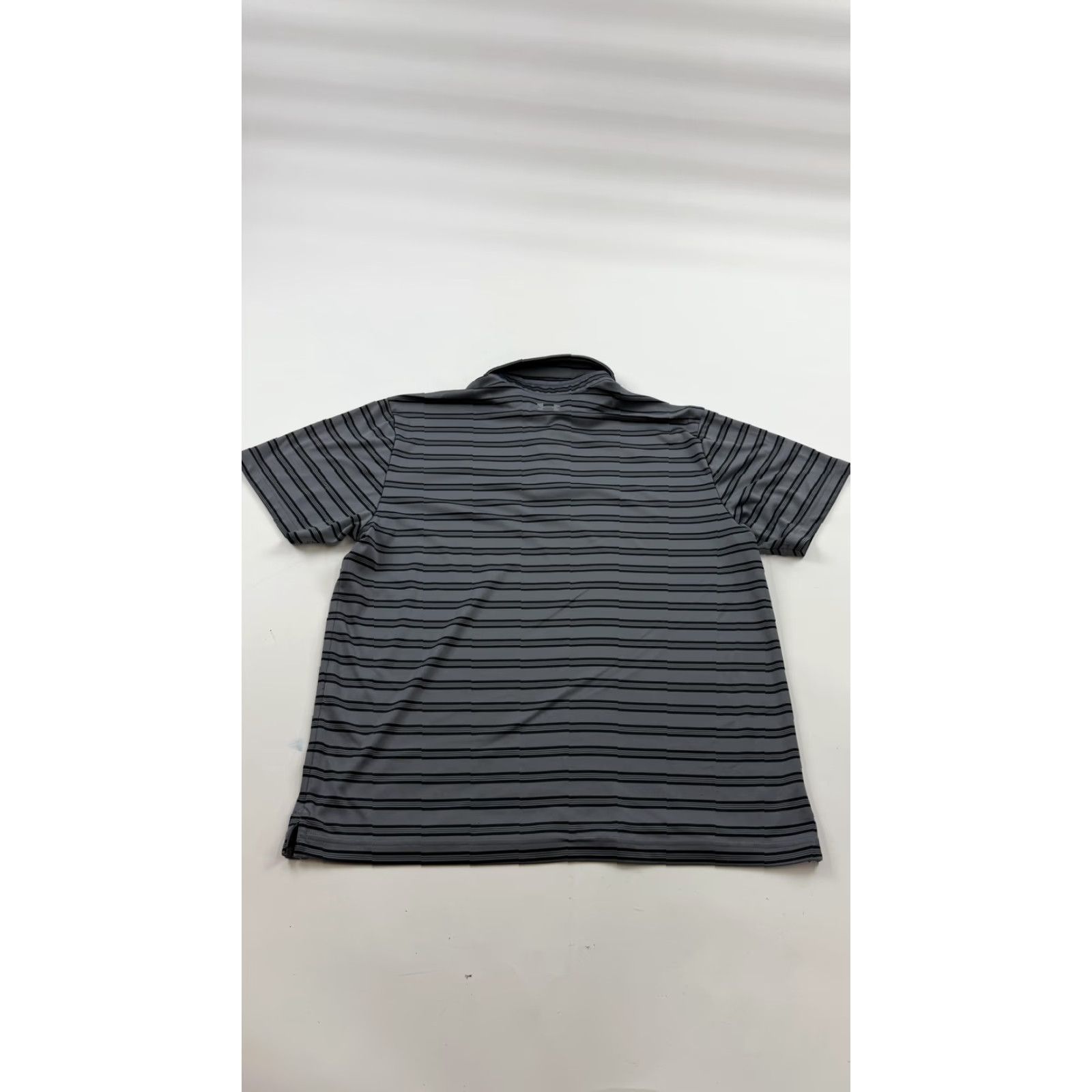 Under Armour Under Armour Polo Shirt Mens L Gray Striped HeatGear Golf Athletic Loose Fit Size US L / EU 52-54 / 3 - 4 Thumbnail