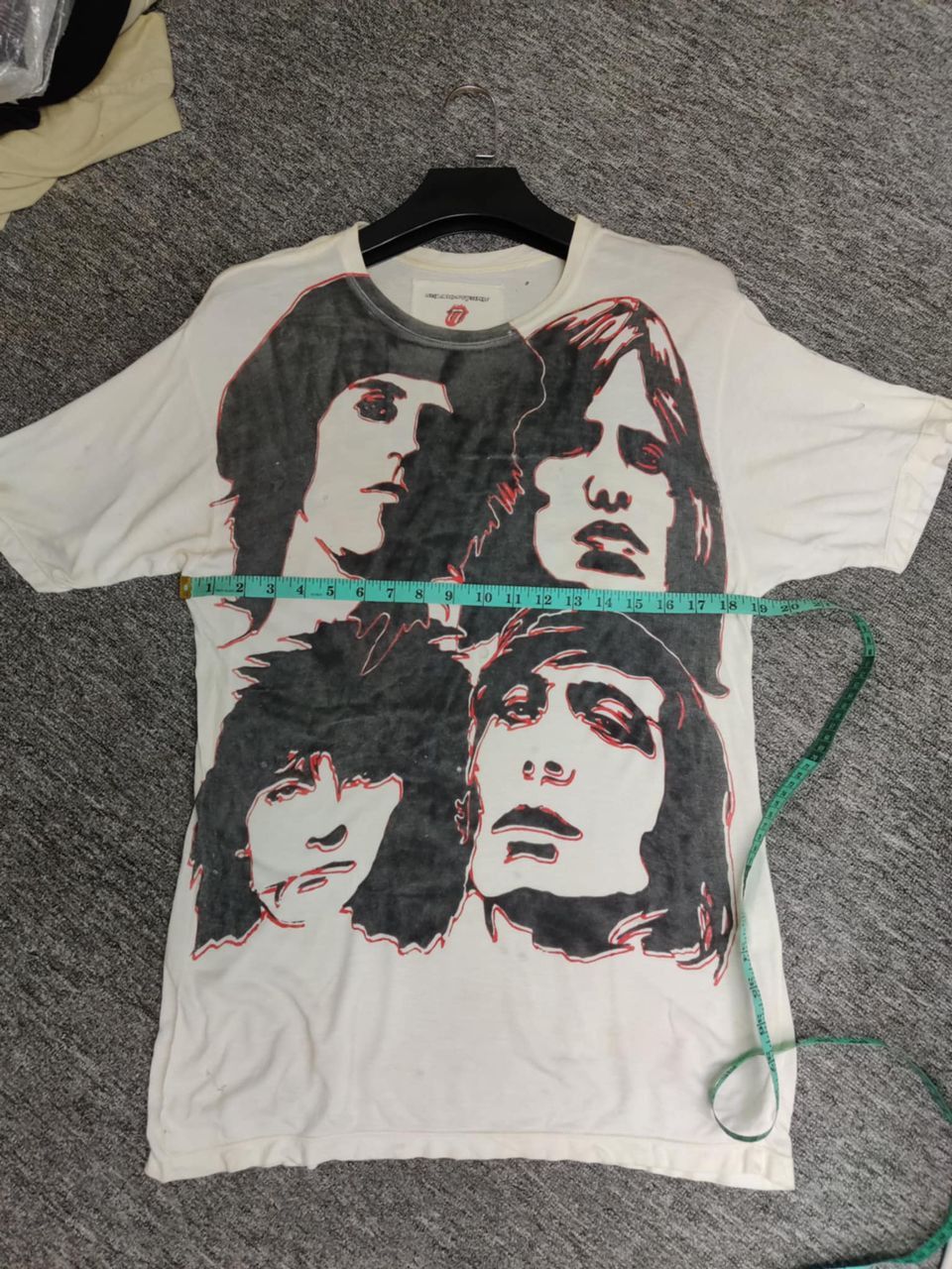 Band Tees Vintage Thrashed The Rolling Stone Distressed Tee Tshirt Size US M / EU 48-50 / 2 - 14 Thumbnail