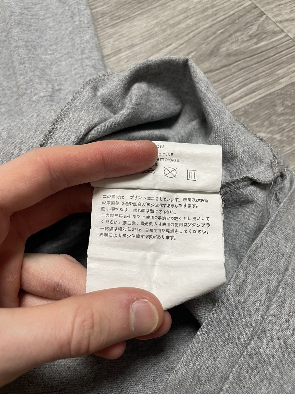 Comme des Garcons PLAY Vintage Comme Des Garcons Play Heart Logo Gray T-Shirt Y2K Size US XL / EU 56 / 4 - 10 Thumbnail