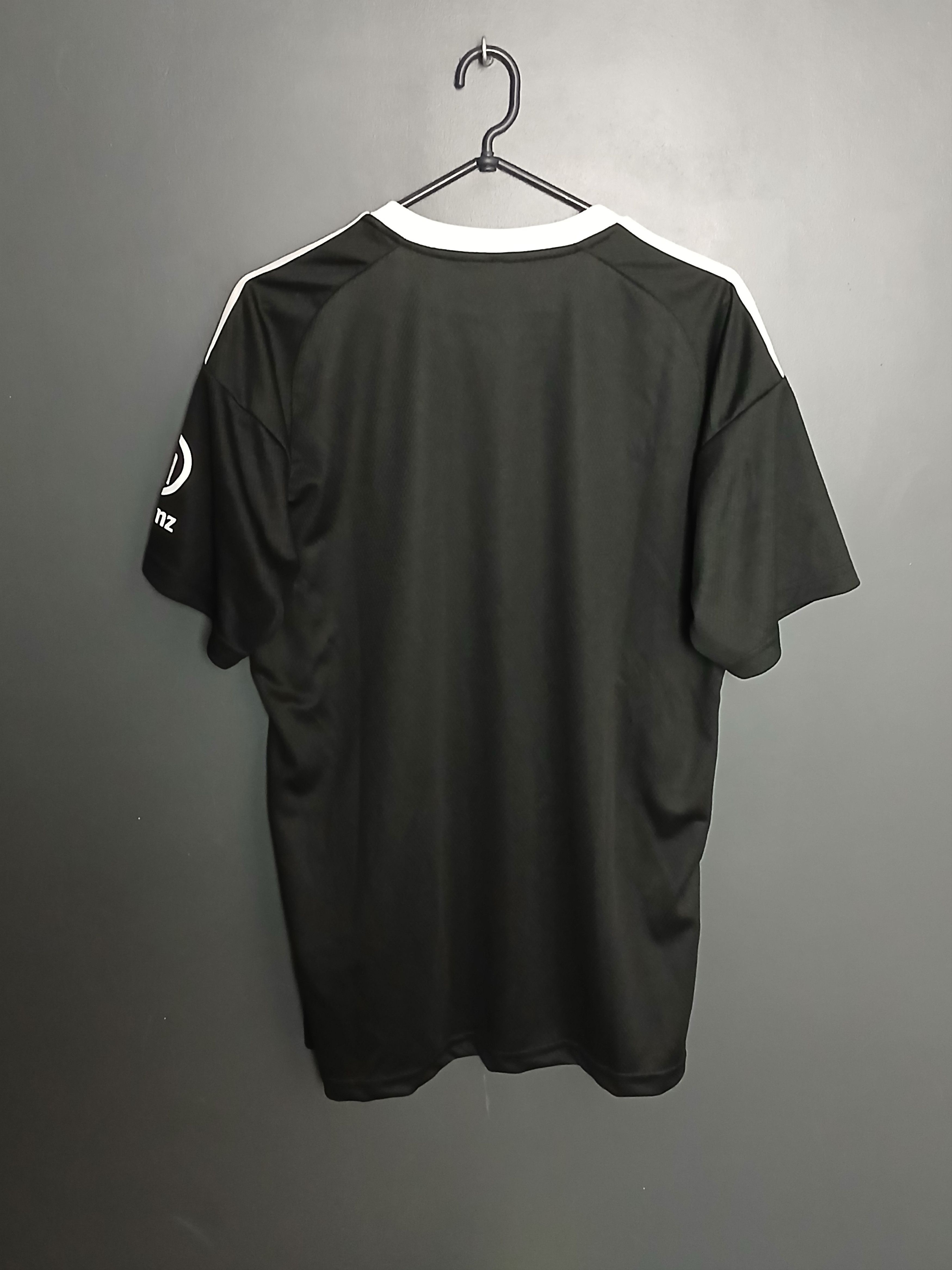 Other Bayern Munich 24/25 Third Goalkeeper Football Jersey T-Shirt Size US XL / EU 56 / 4 - 2 Thumbnail