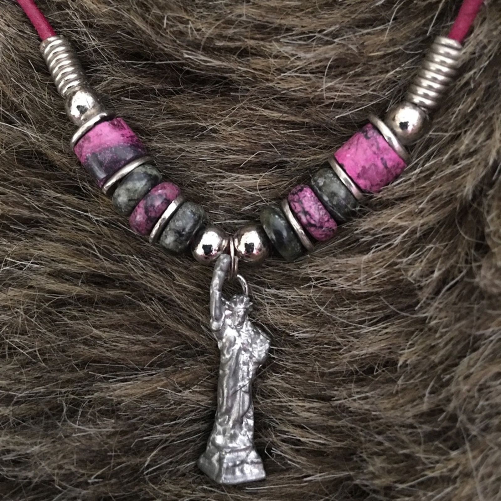 Jewelry Statue Of Liberty Charm Corded Choker Necklace in Silver, Women's