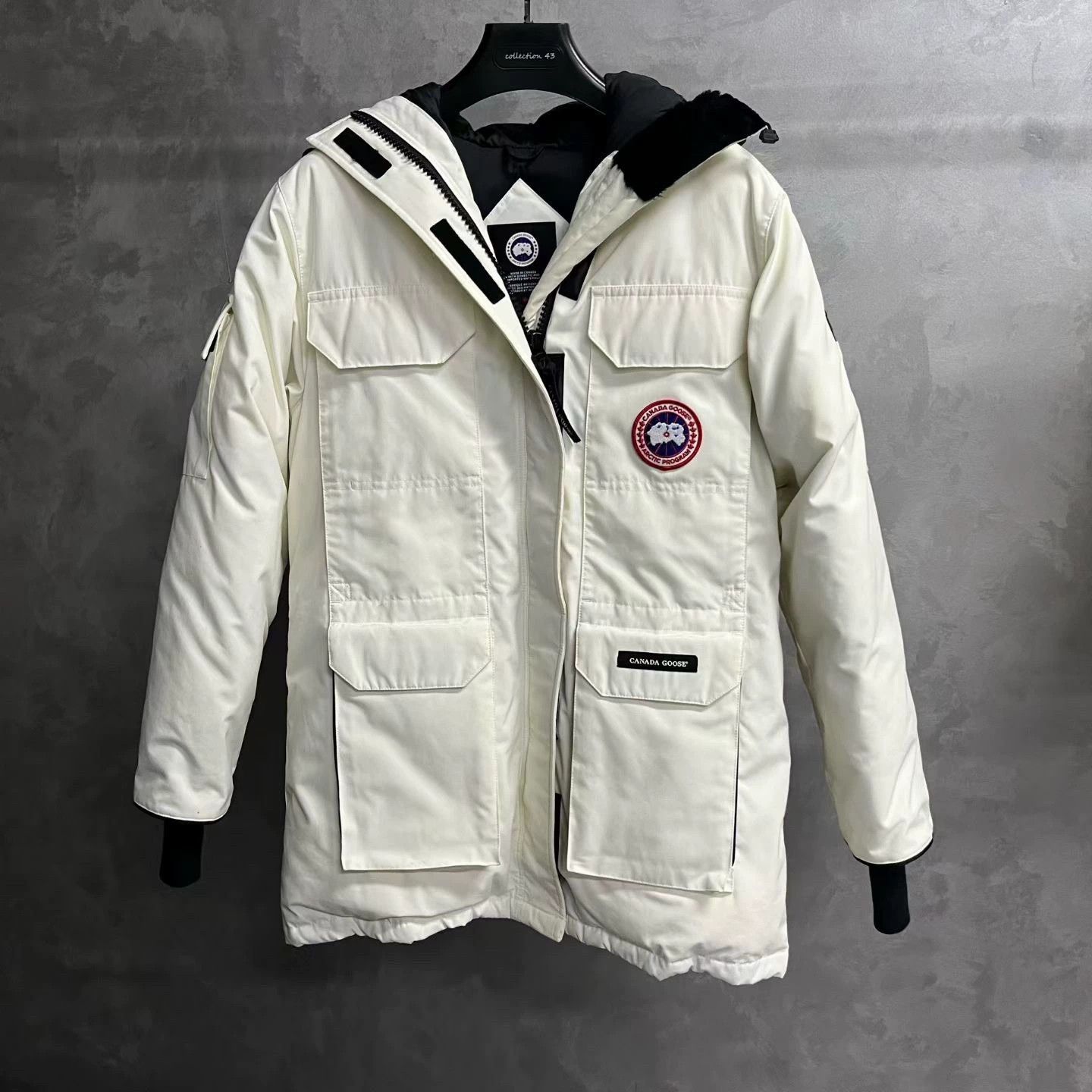 Canada Goose canada goose white parka with fur hood Size US M / EU 48-50 / 2 - 1 Thumbnail