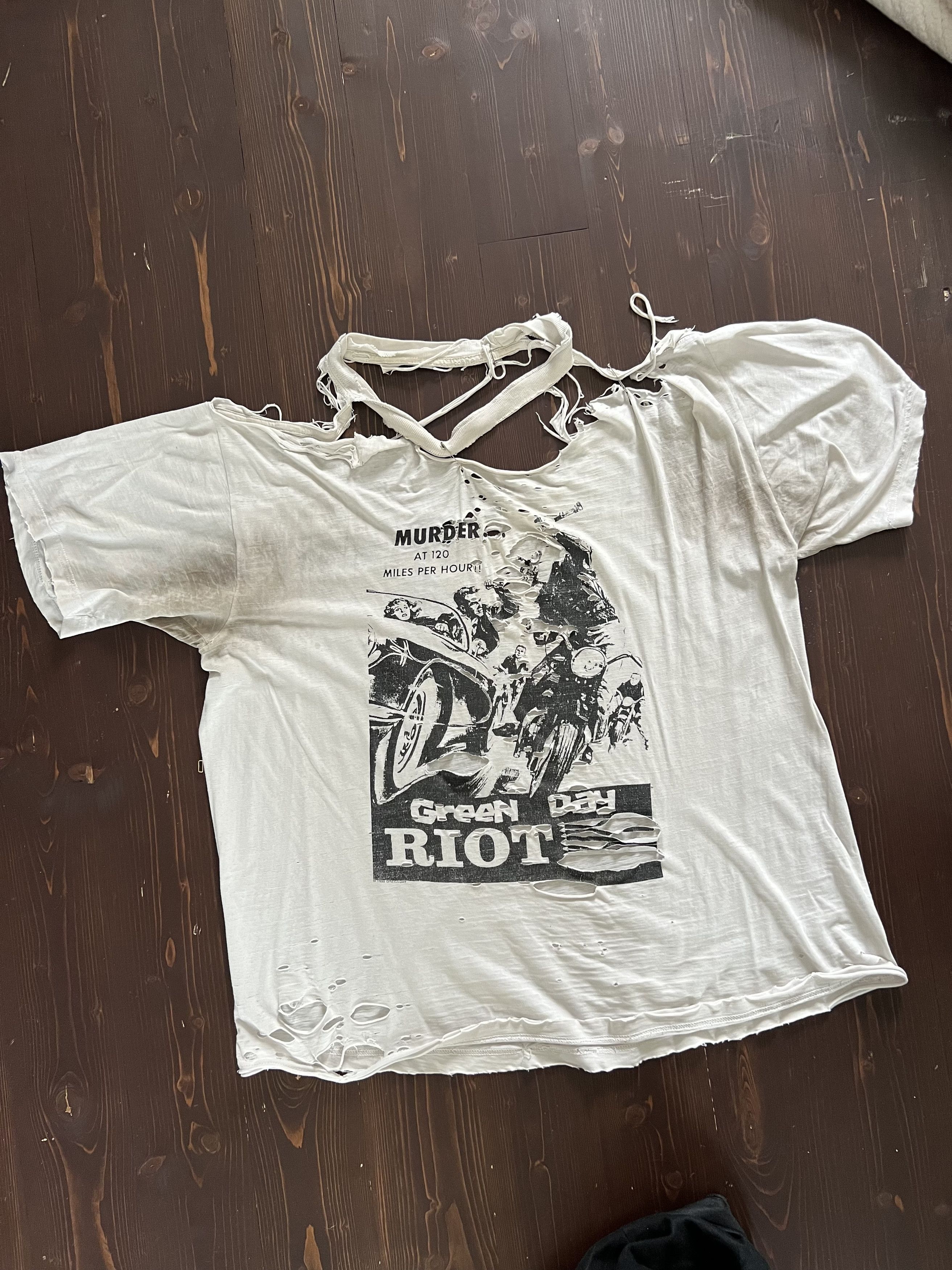 Band Tees Vintage Distressed Thrashed Green Day Riot Shirt Size US L / EU 52-54 / 3 - 1 Thumbnail
