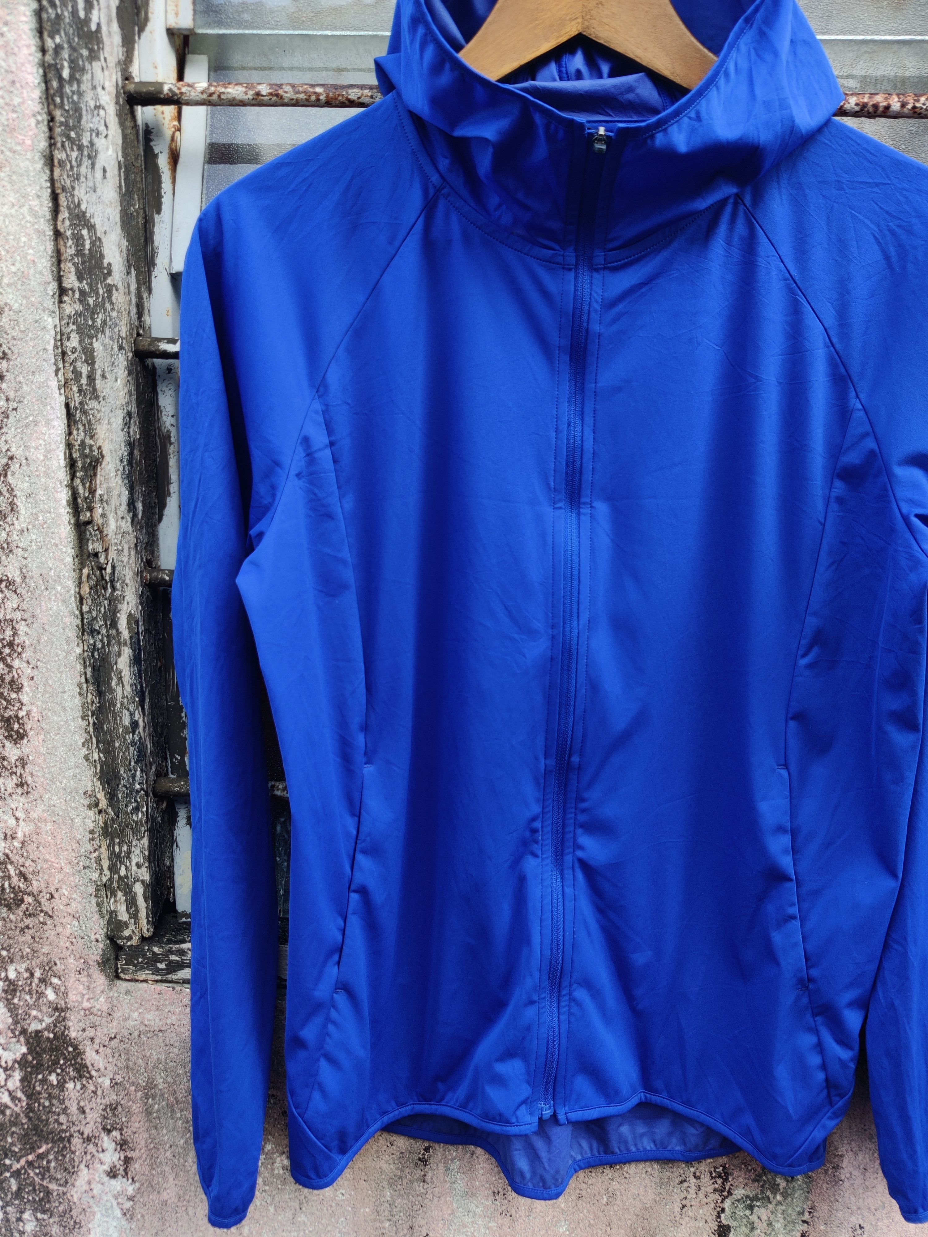 Uniqlo Vintage Uniqlo Light Windbreaker Jacket Size US M / EU 48-50 / 2 - 4 Thumbnail