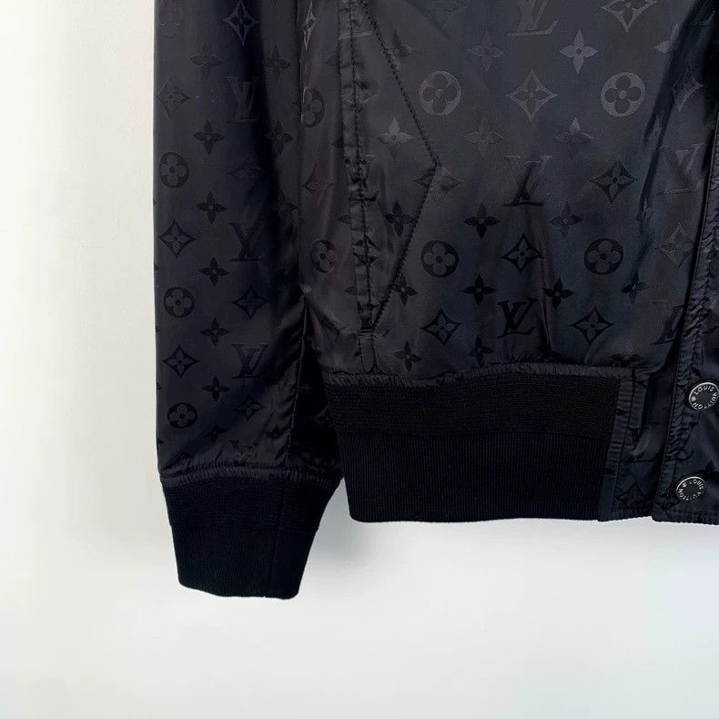 Louis Vuitton Louis Vuitton Black logo dark full print sheepskin leather Size US S / EU 44-46 / 1 - 4 Thumbnail