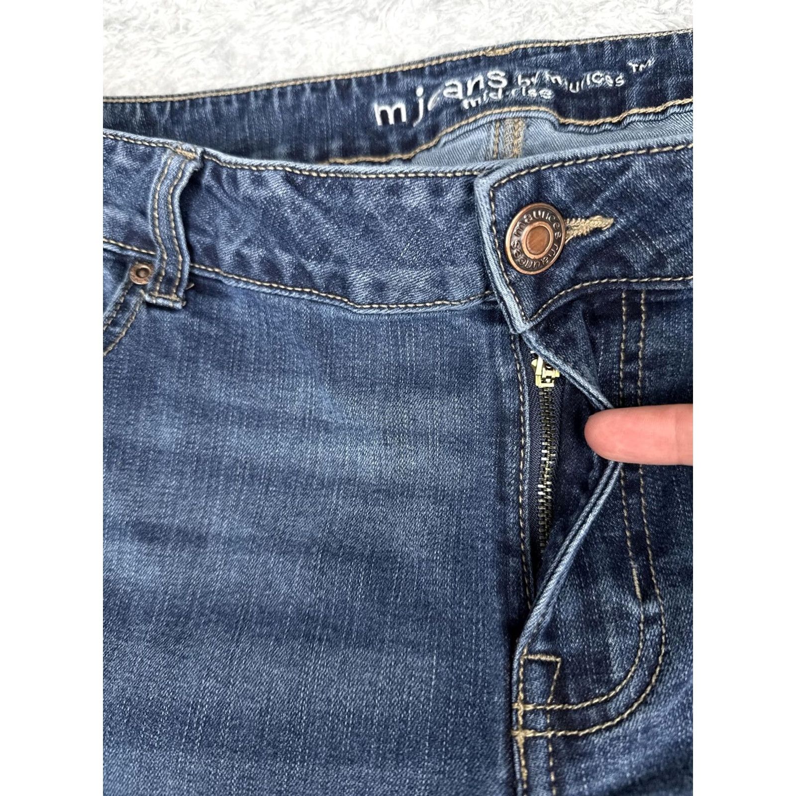 Vintage Maurices M Jeans Bootcut Jeans Womens 16W Mid Rise Stretch 34x31 Medium Blue Wash Embroidered 5-Pocket Denim Recycled? Size 38" / US 16 / IT 52 - 5 Thumbnail