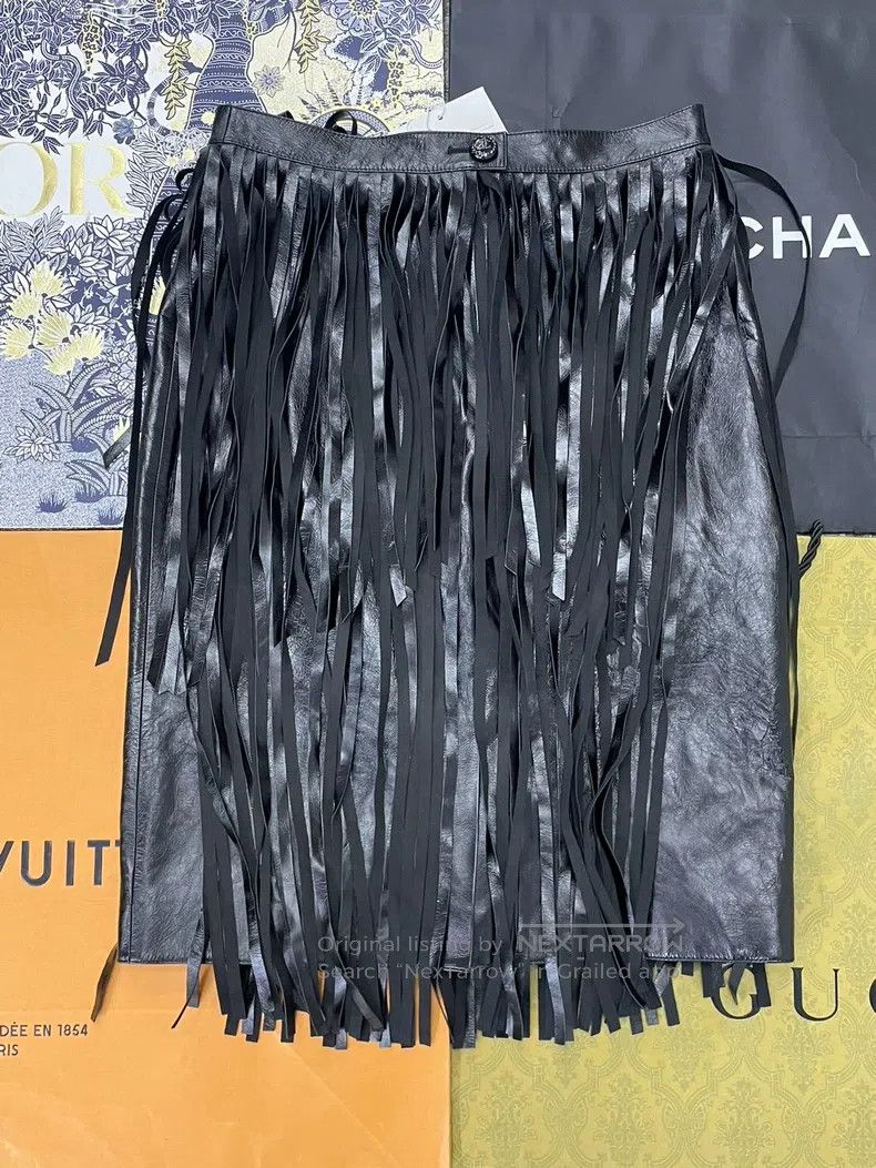 Chanel Chanel Black tassel lambskin skirt Size 24" / US 00 / IT 34 - 2 Thumbnail