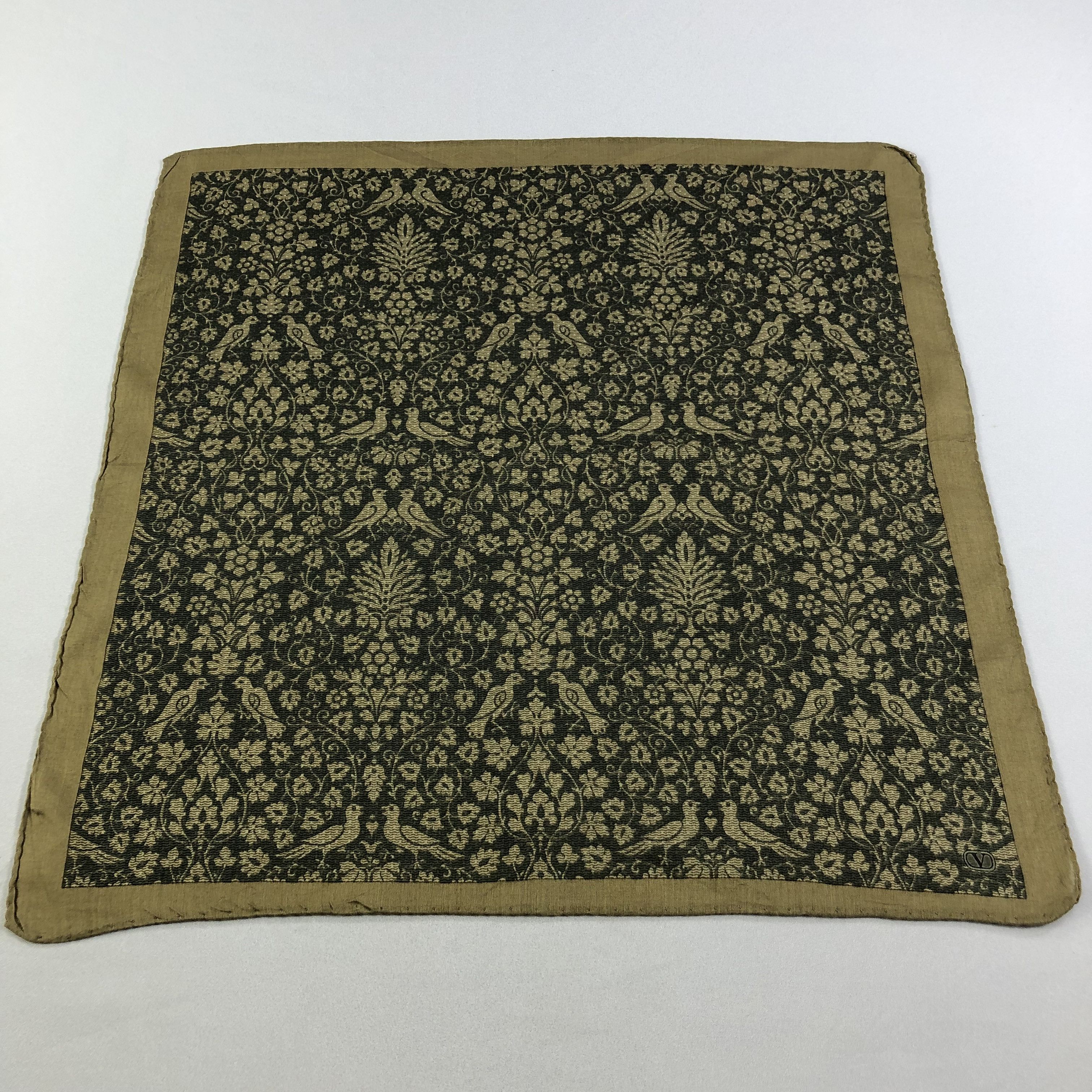 Vintage Valentino Garavani Handkerchief Neckerchief Bandana H1639 Size ONE SIZE - 2 Thumbnail
