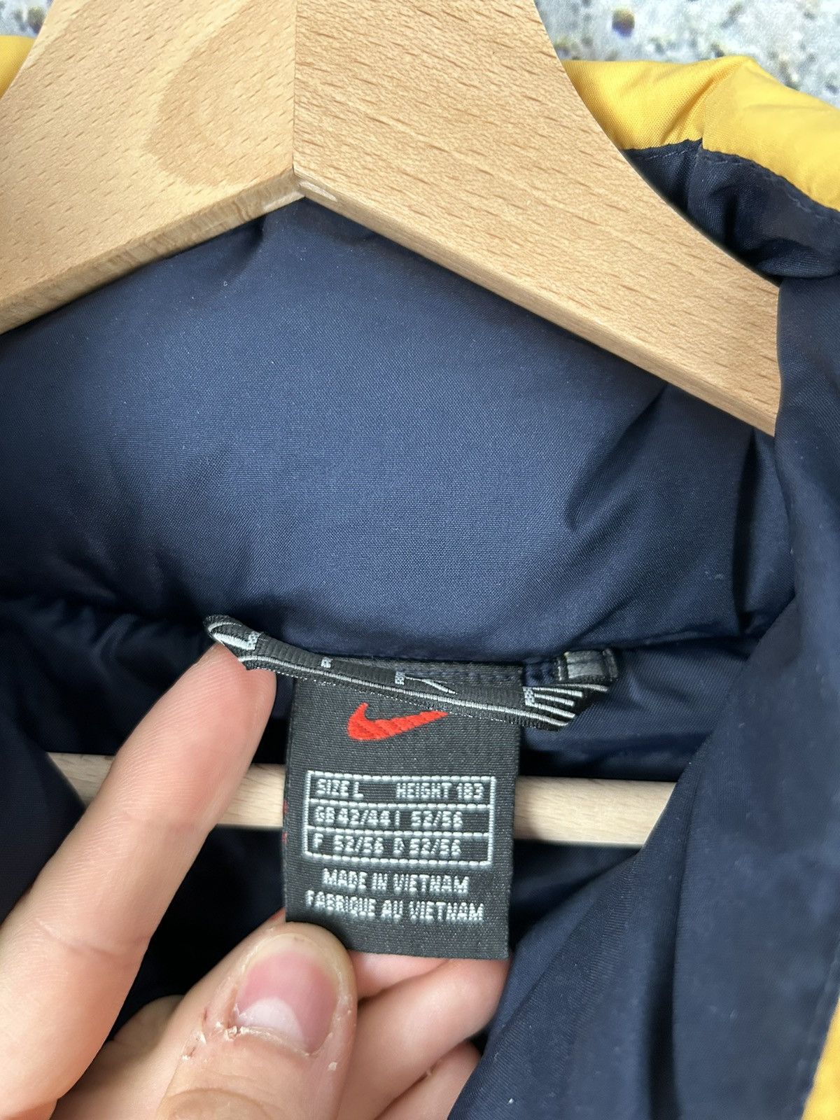 Nike Vintage Nike Puffer Jacket 90s Big Swoosh Streetwear Rare Size US L / EU 52-54 / 3 - 6 Thumbnail
