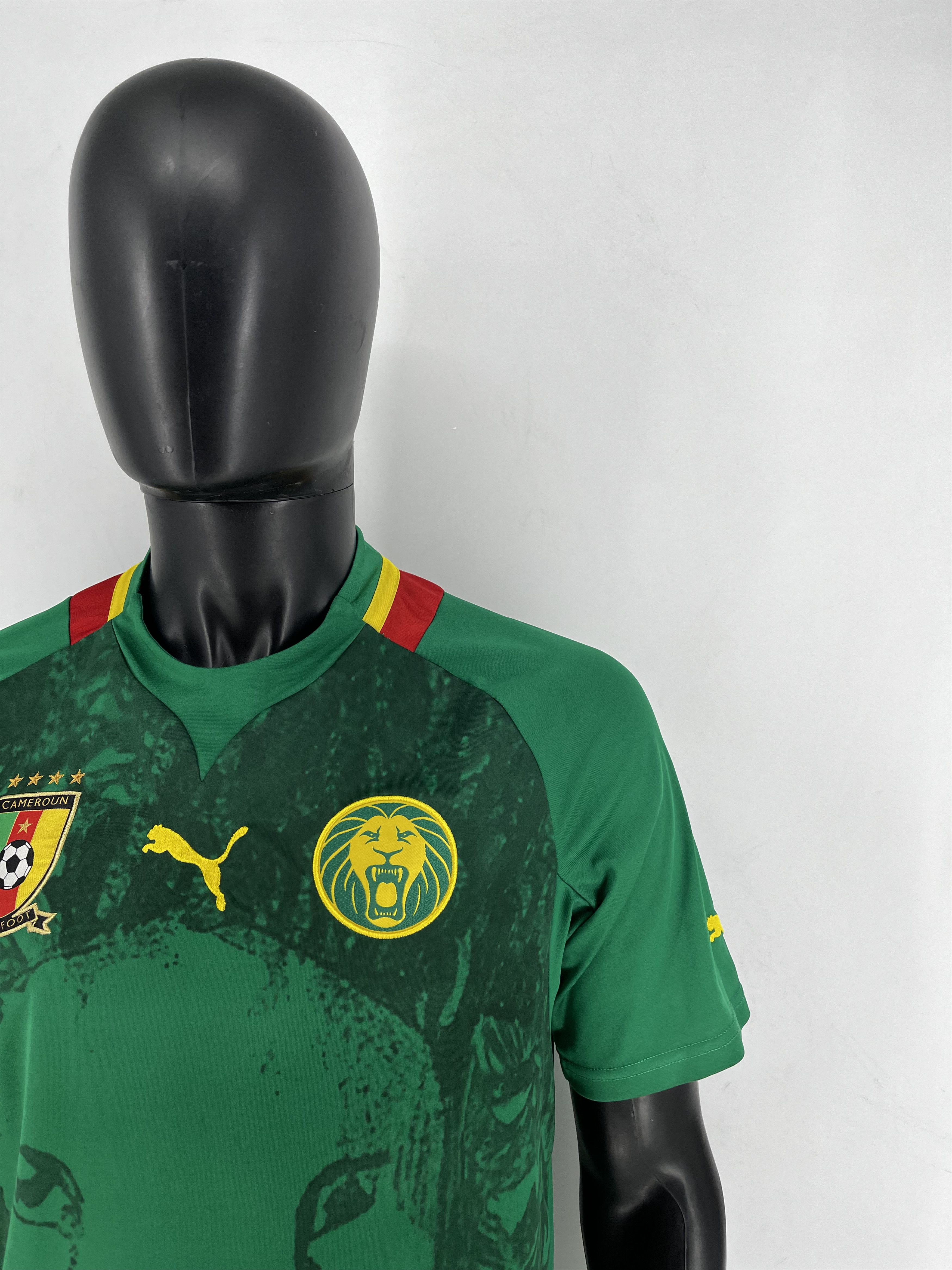 Puma CAMEROON 2012 2013 NATIONAL TEAM HOME FOOTBALL SHIRT SOCCER Size US L / EU 52-54 / 3 - 8 Thumbnail