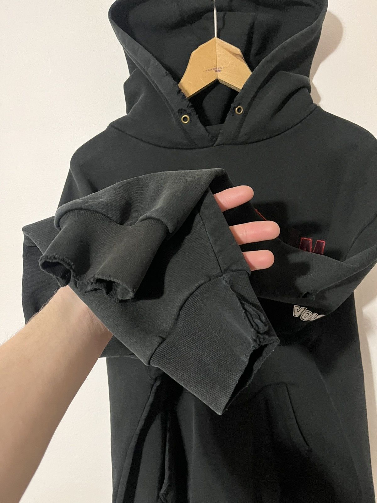 Volcom 90s Volcom Thrashed Grunge Hoodie - Archive Faded Distressed Size US XL / EU 56 / 4 - 7 Thumbnail