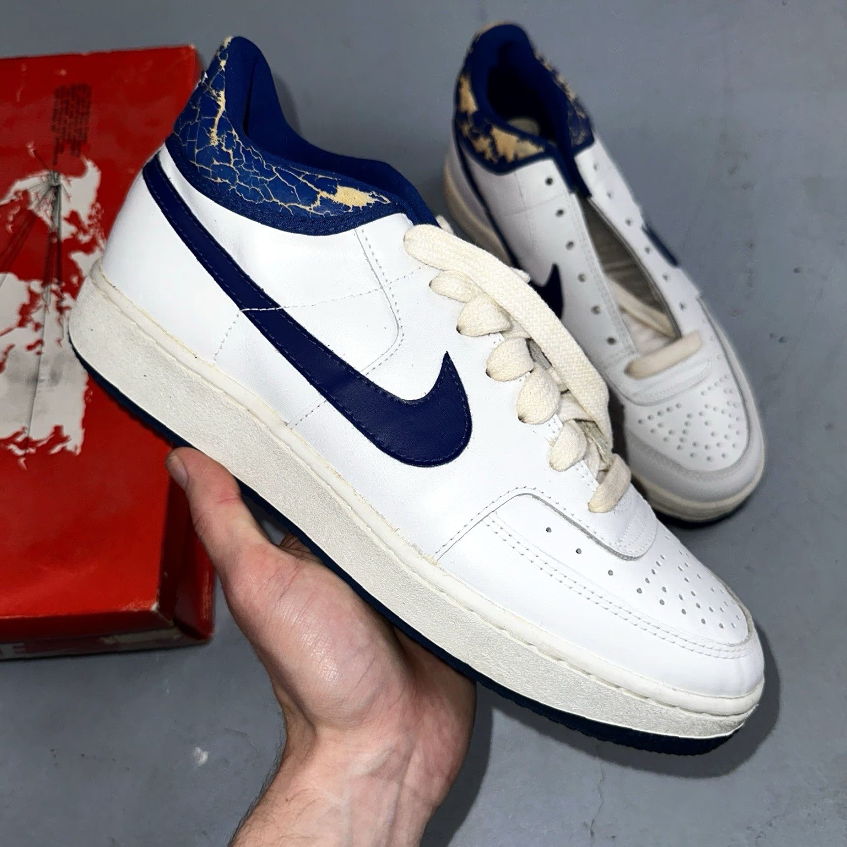 Nike VINTAGE Nike Sky Force 3/4 Sneakers Men 10 White Blue 80s Athletic Size US 10 / EU 43 - 3 Thumbnail