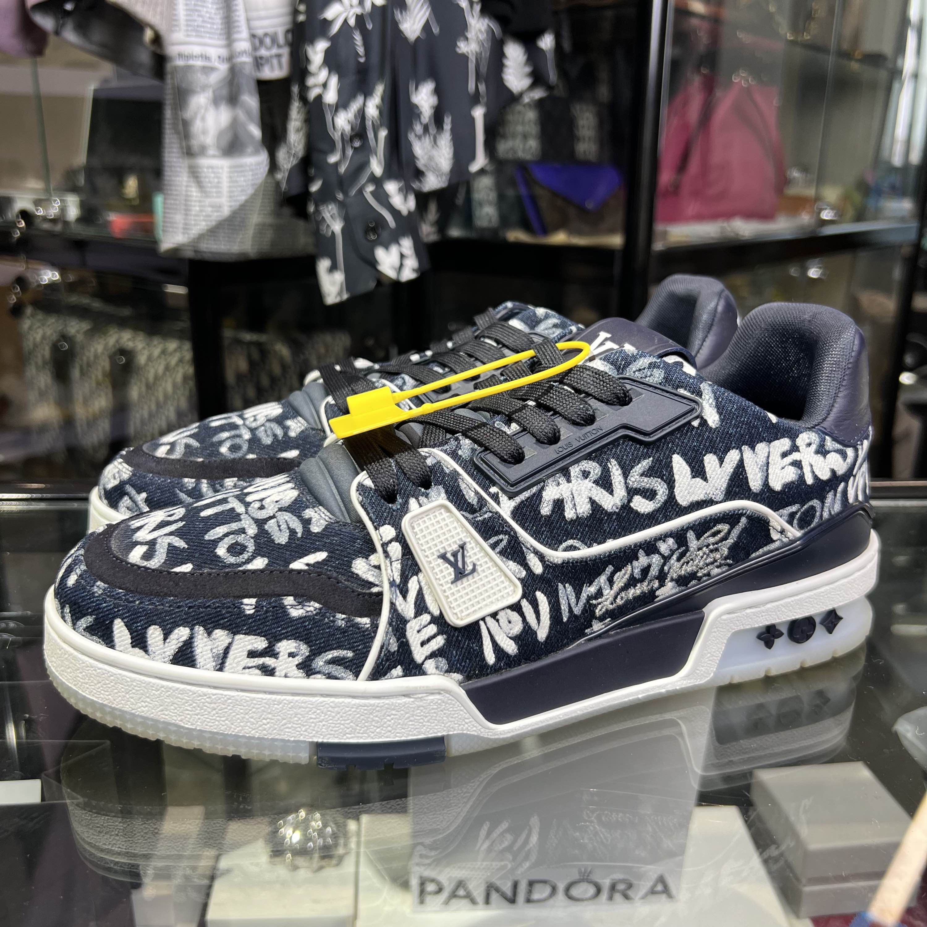 Louis Vuitton Louis Vuitton Graffiti Trainer Low-Top Sneakers US 8 Size US 8 / EU 41 - 1 Thumbnail