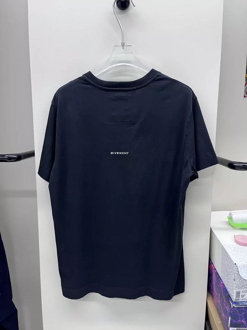 Givenchy Givenchy Black Short-Sleeve Size US S / EU 44-46 / 1 - 2 Thumbnail