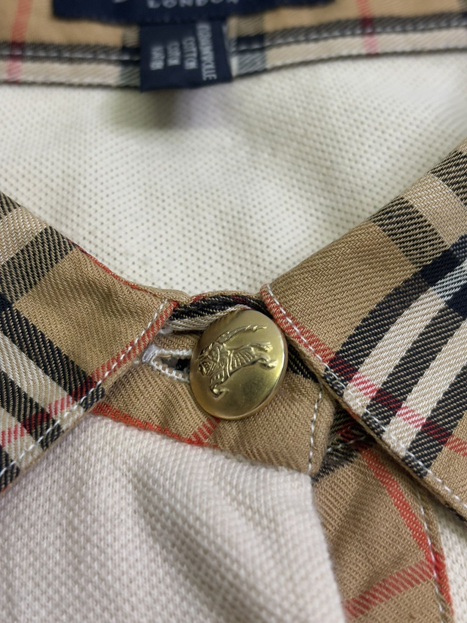Burberry Burberry vintage Beige polo size L Size US L / EU 52-54 / 3 - 14 Thumbnail