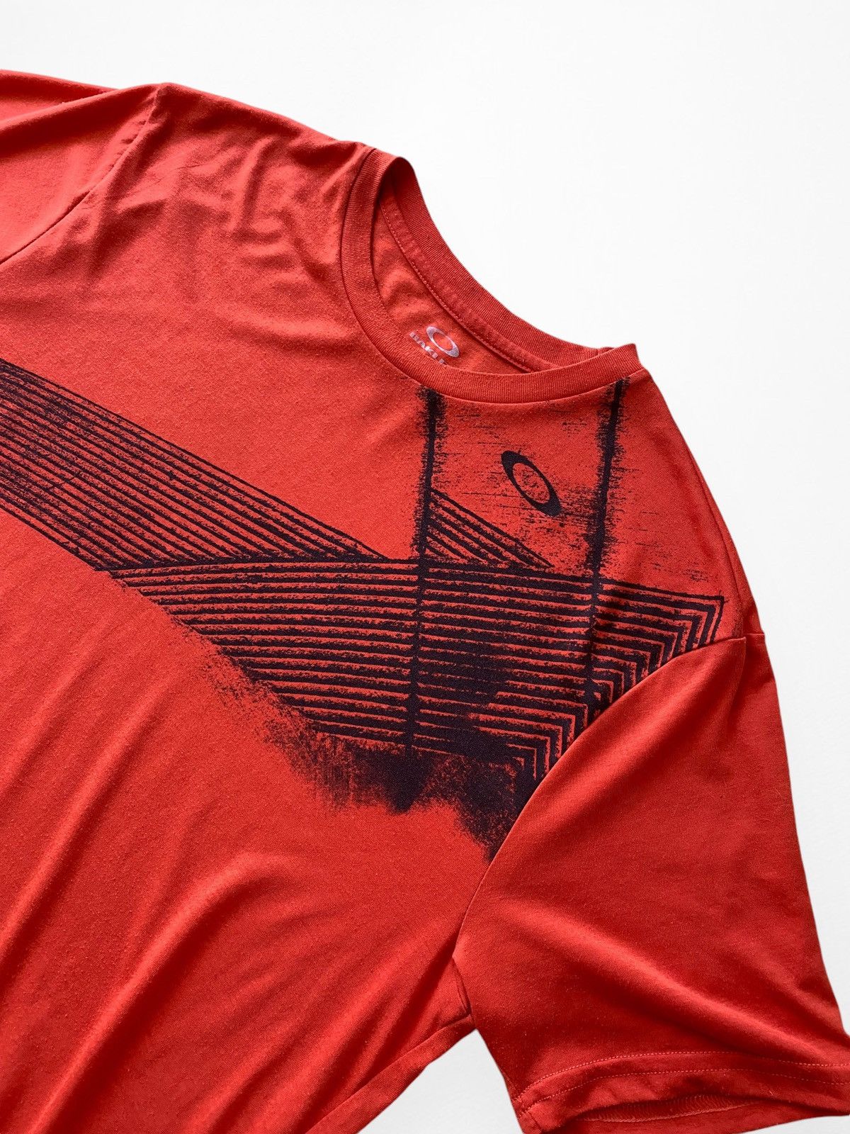 Oakley Oakley Software regular fit vintage t shirt y2k Size US XL / EU 56 / 4 - 4 Thumbnail