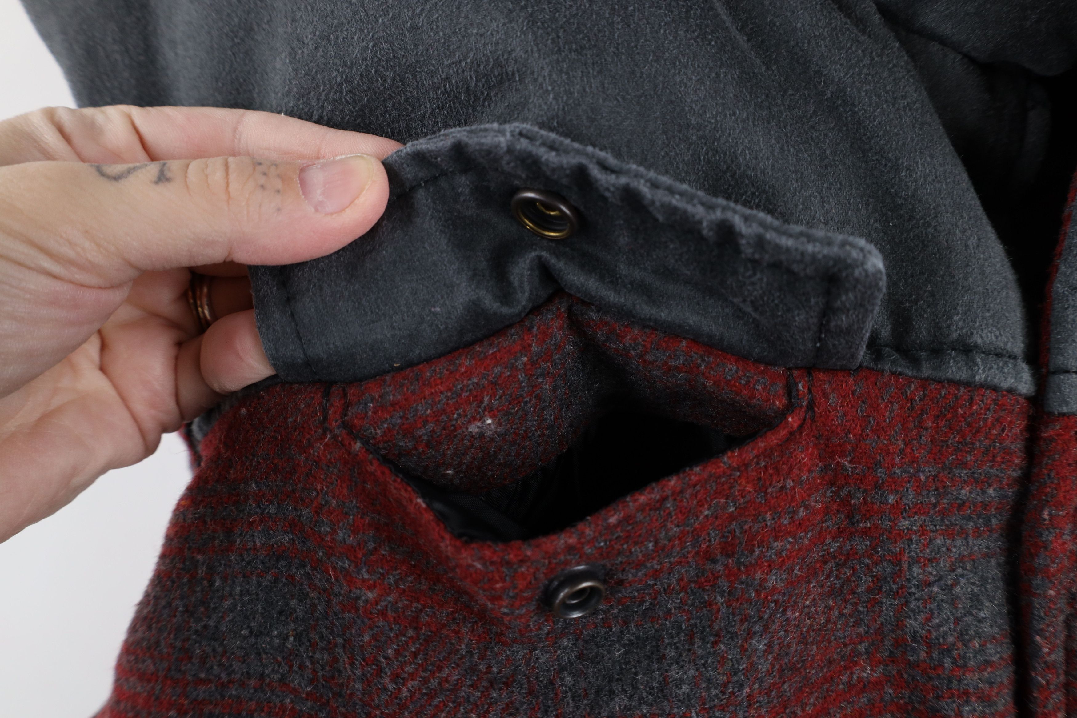 Vintage Vintage Streetwear Wool Blend Button Puffer Vest Jacket Size US L / EU 52-54 / 3 - 5 Thumbnail