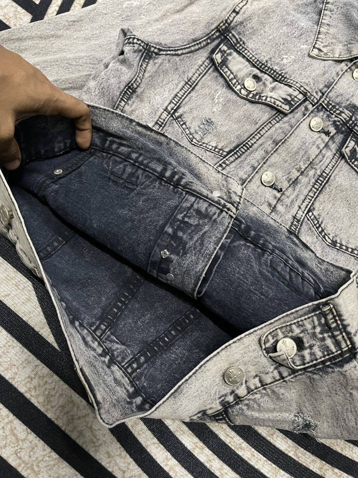In The Attic 2000s IN THE ATTIC MUDWASH DISTRESSED DENIM BIKER JACKET Size US M / EU 48-50 / 2 - 11 Thumbnail