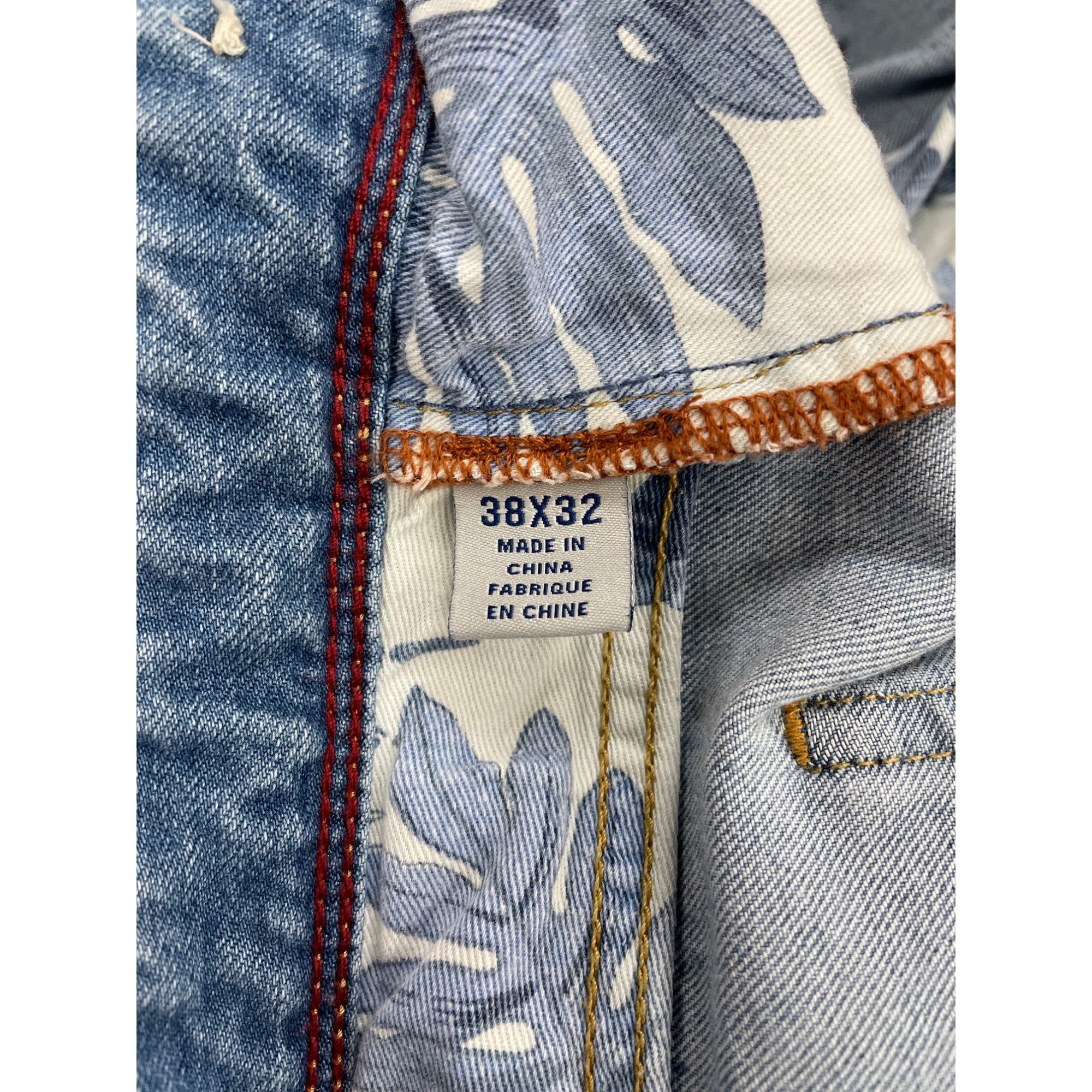 Tommy Bahama Tommy Bahama Men's Light Wash Jeans Size 38 x 32 SKU 1107 Size US 38 / EU 54 - 8 Thumbnail