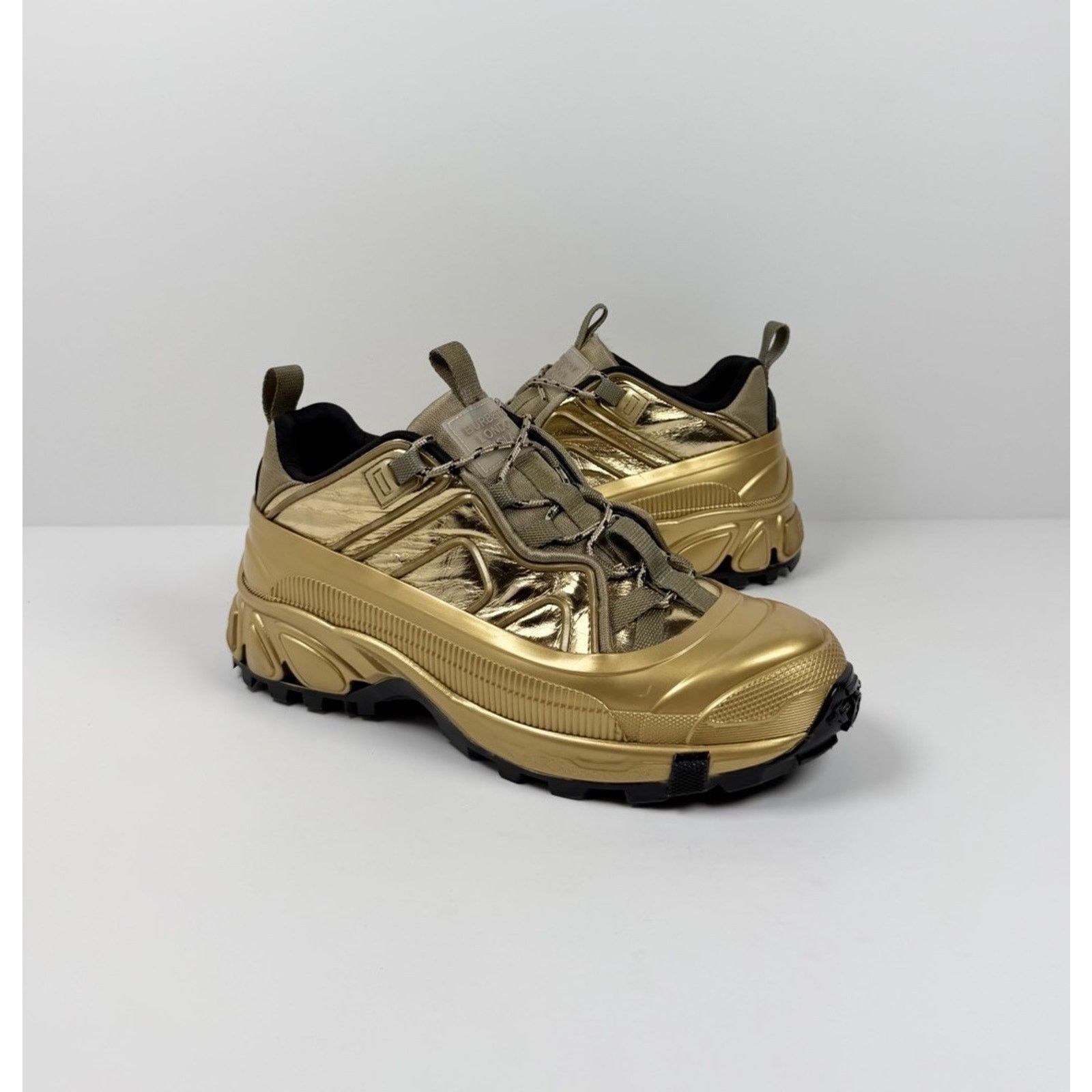Burberry Size 41EU/8US - Burberry Arthur Gold Sneakers Size US 8 / EU 41 - 2 Thumbnail